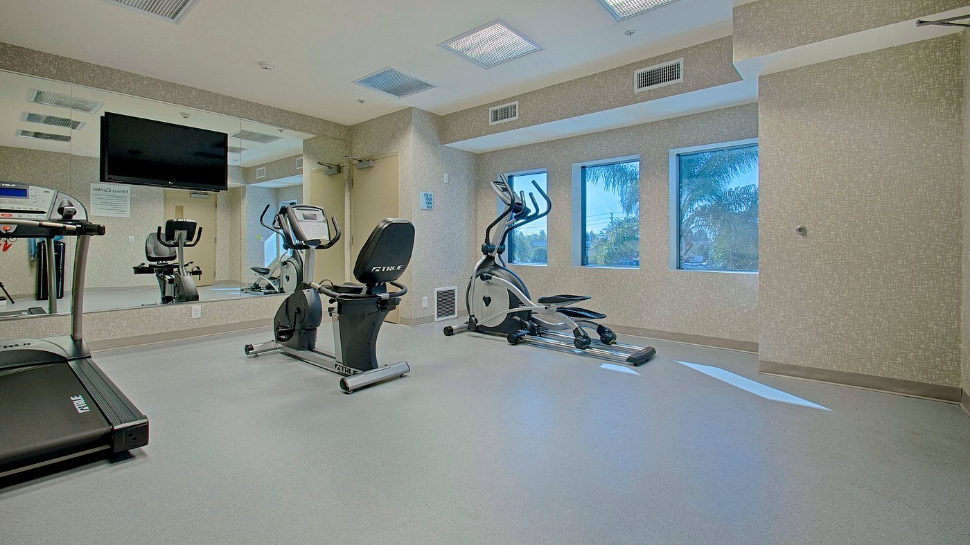 fitness-center-with-cardio.jpg