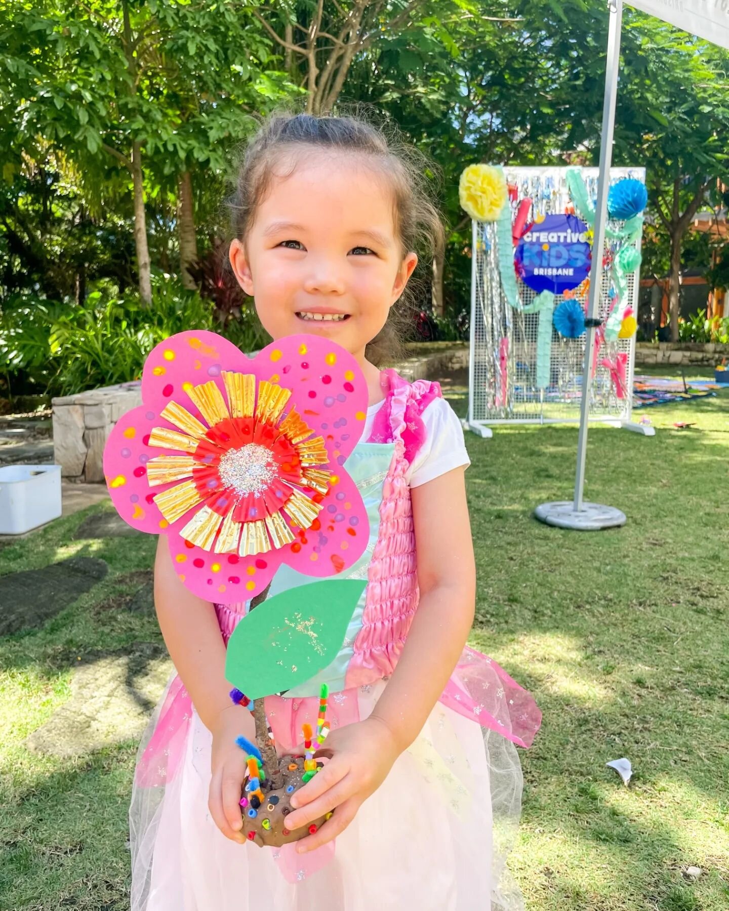 So many happy, smiley faces from last week 💗 Visit us this week for Giant Ice Cream Sundaes 🍨 Hoot, hoot Owls 🦉 and Swimming Seahorses 🎨 
Pop in anytime from 9:30-11am Mon-Wed. No bookings required. Tickets available in person or online (passes o