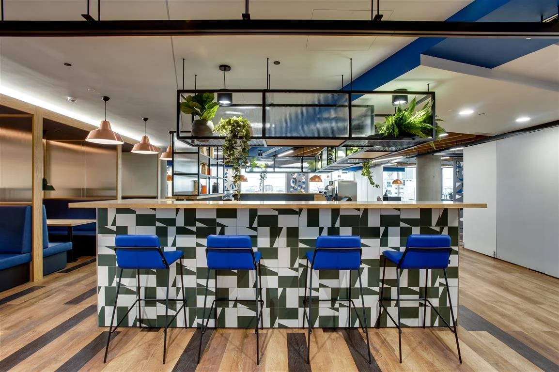 Omnicom Bar