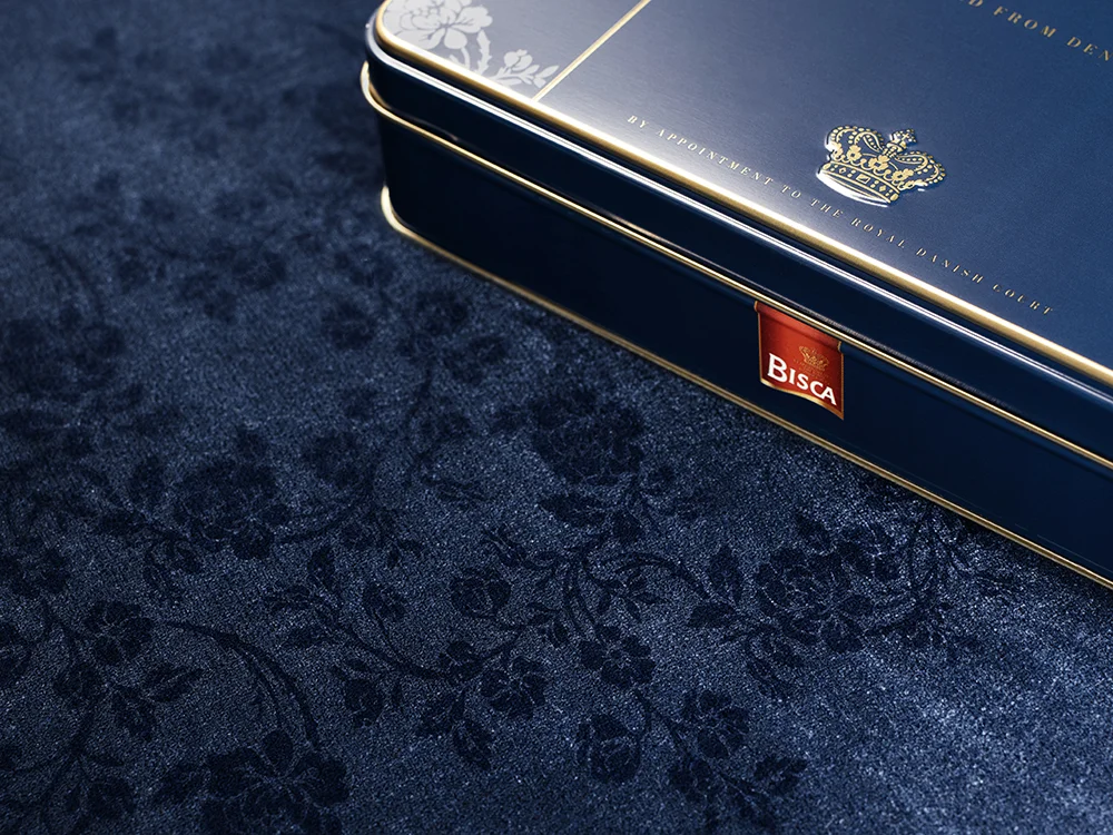 Danish butter cookies – Royal blue packaging and visual identity