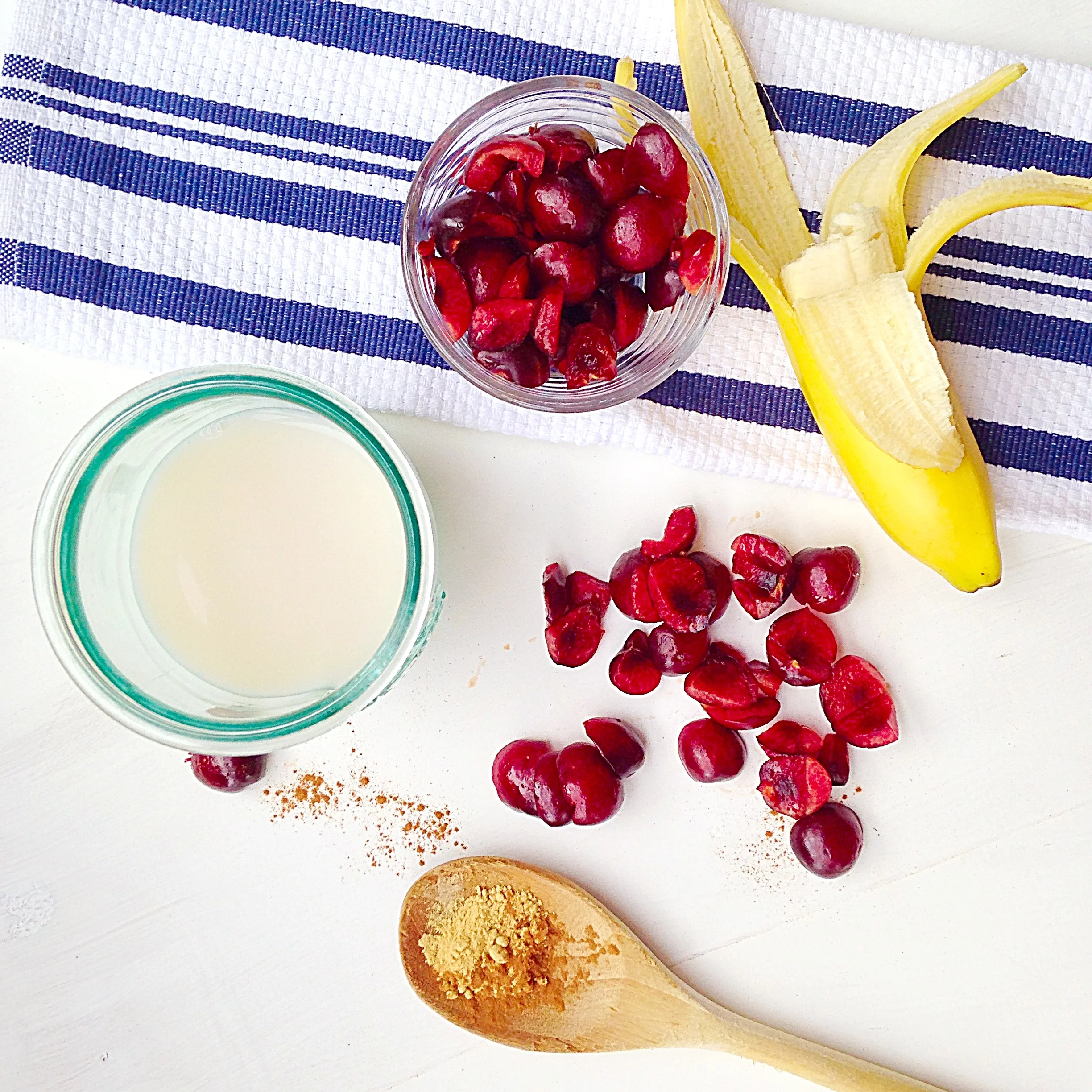 DIY Masque + Smoothie: Cherry Ginger No-Milk Shake to Fuel Your 3-Day Weekend