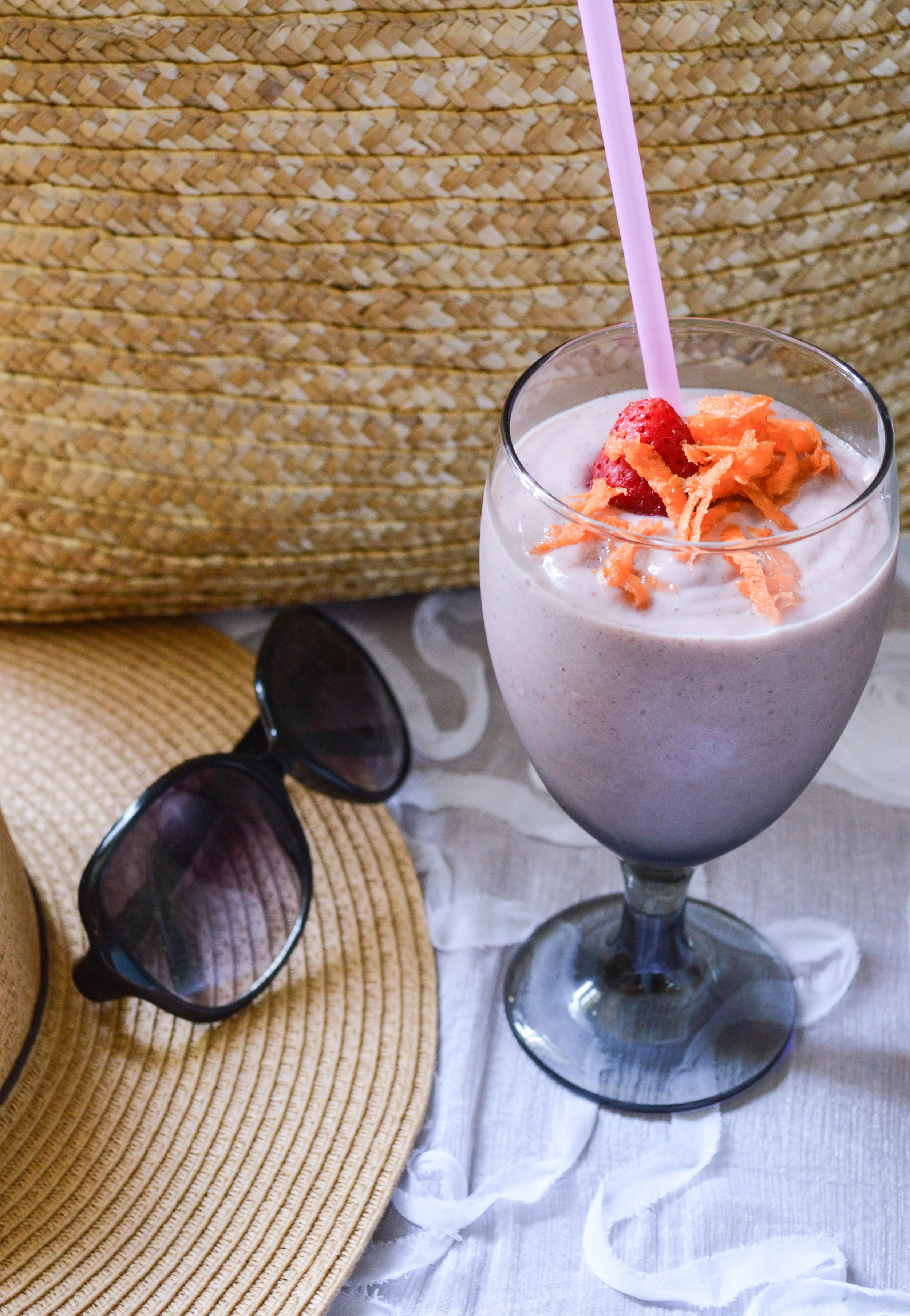 #BEAUTYFOOD SMOOTHIE + DIY MASQUE:   Our Signature “Glow” Recipe!