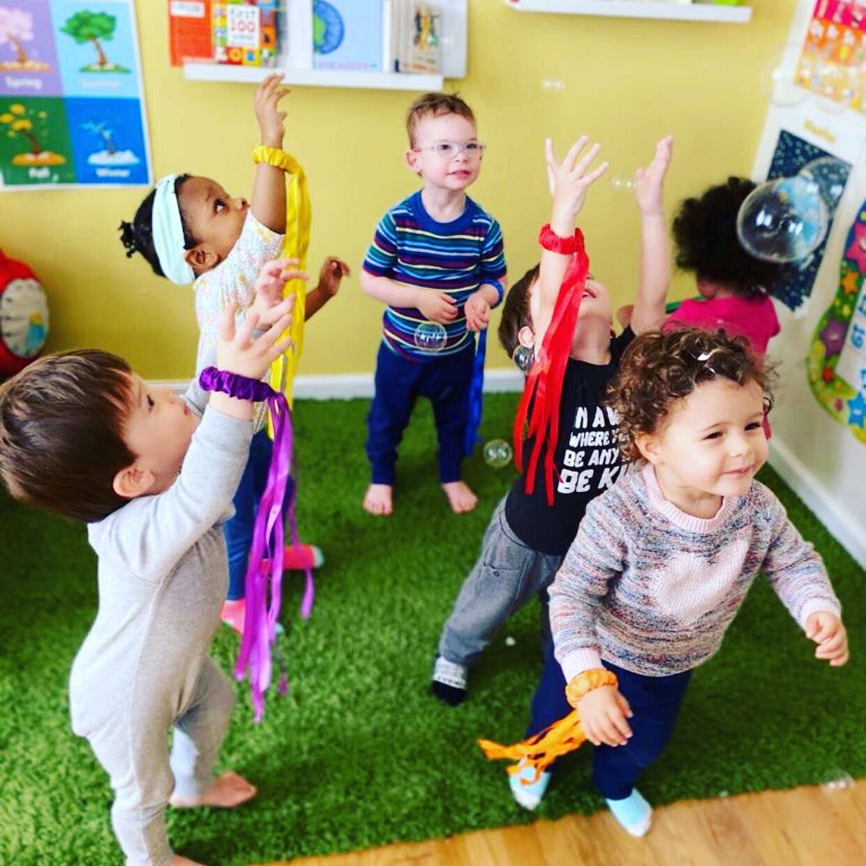 Reach for the stars ✨  Happy Tuesday ☀️ 
.
.
.
.
.
.

#toddlers #preschoolers #art #craft #explore #imagination #development #happy #loving #caring #dedicated #effectiveteaching #milestones #growth #homeschooling  #playathome #daycare #childcare #tea