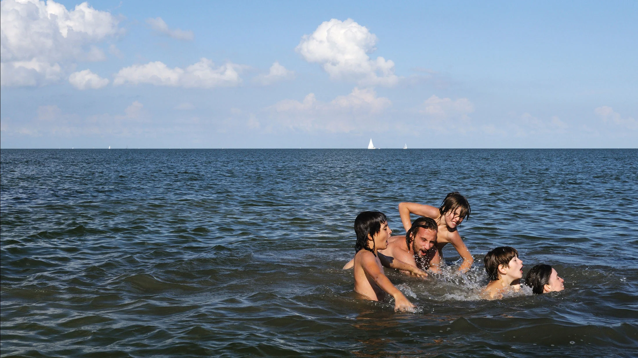 Anna Franziska Jaeger, Maria Kraakman & Matthias Schoenaerts in MY QUEEN KARO directed by Dorothee van den Berghe - DoP Jan Vancaillie. Courtesy Caviar Films