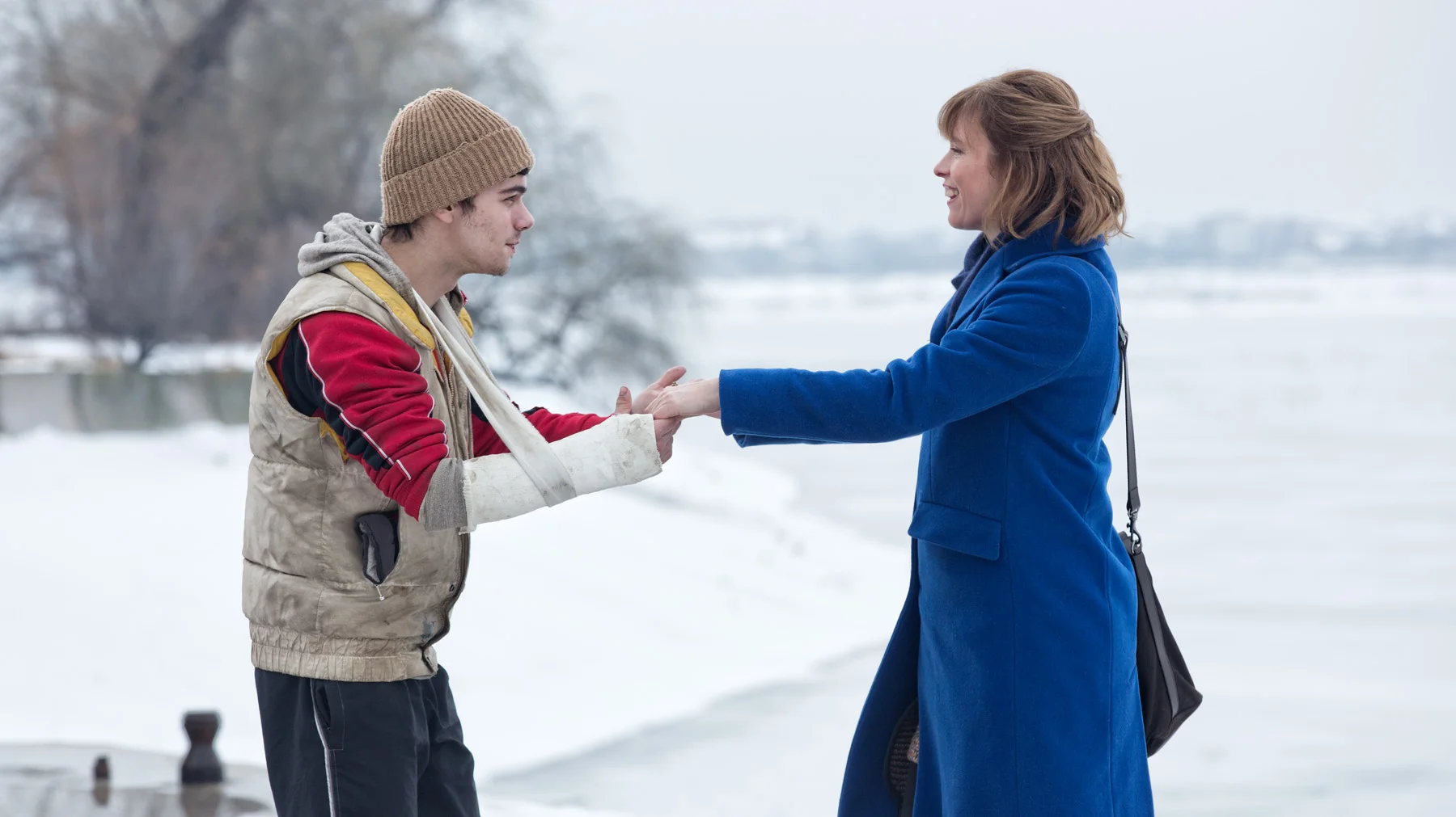 Bogdan Iancu & Maria Kraakman in IN BLUE directed by Jaap van Heusden - DoP Melle van Essen. Courtesy IJswater Films/Caviar Content