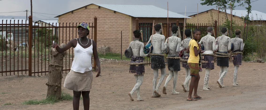 Initiation-School-Girls©Jo-Voets-sc-lo.jpg
