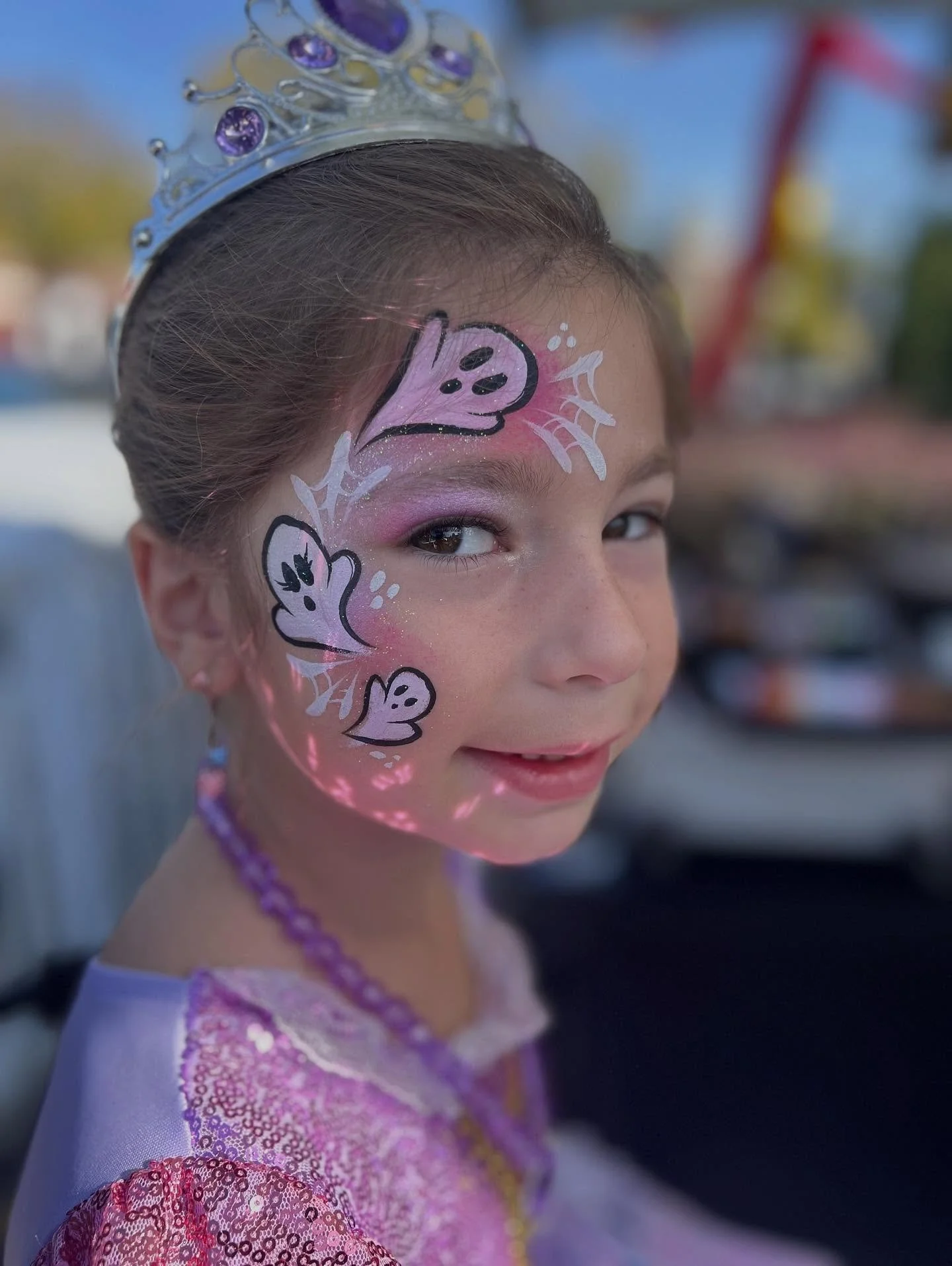 October is the busiest month for face painters and I&rsquo;m obsessed! 👻 Got to create some adorable spooky looks! 🎃 Representing @atlantapartypeople and @pixieandlunafacepaint was a blast! 

#halloween🎃👻 #ghosts #spiderwebs #pumpkins #joonieandj