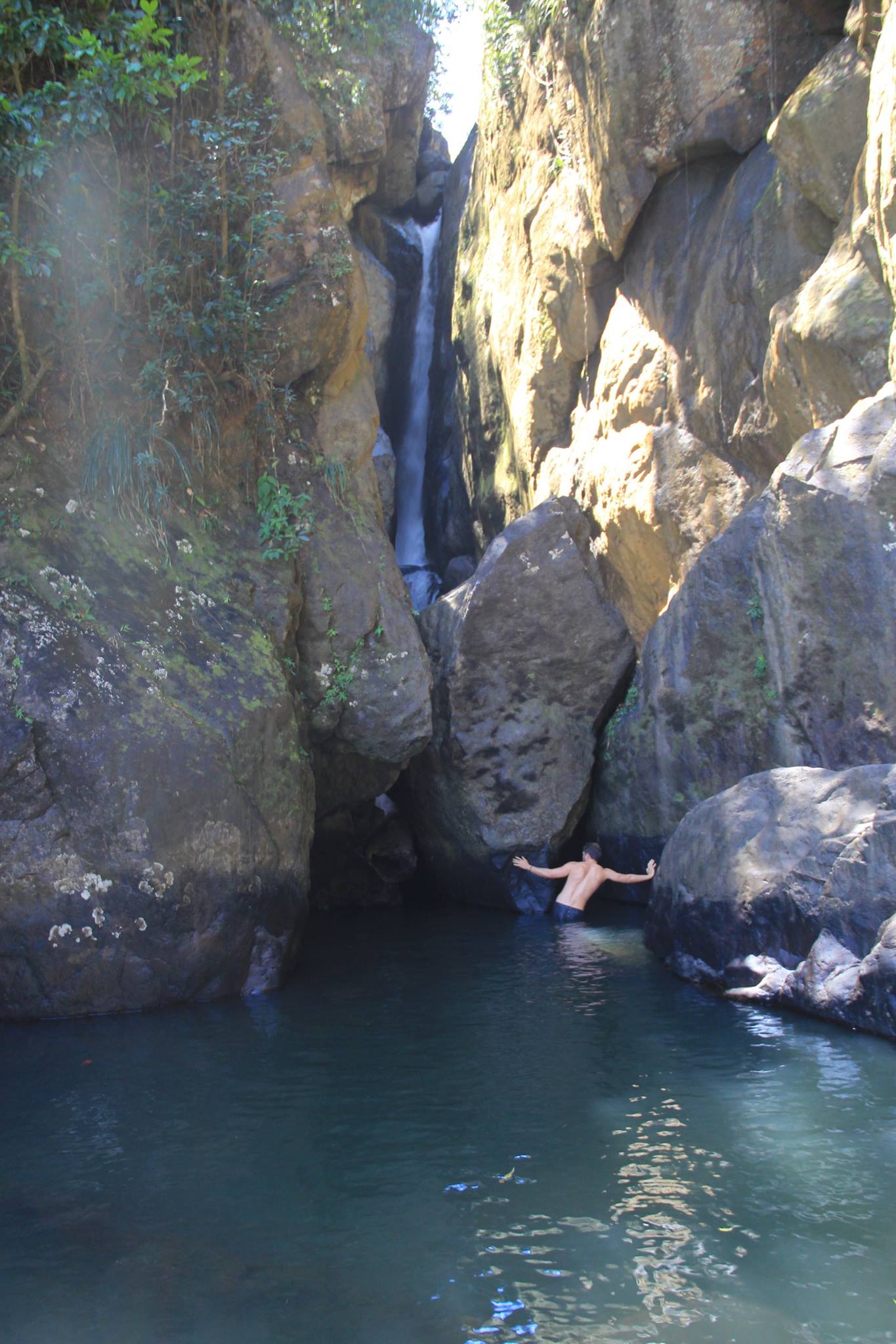 Discover the secret waterfalls of the Rainforest