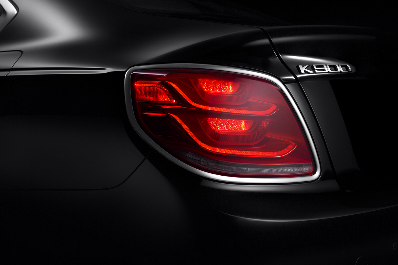 FInal_Ext_Feature_2_Tail_Light.png