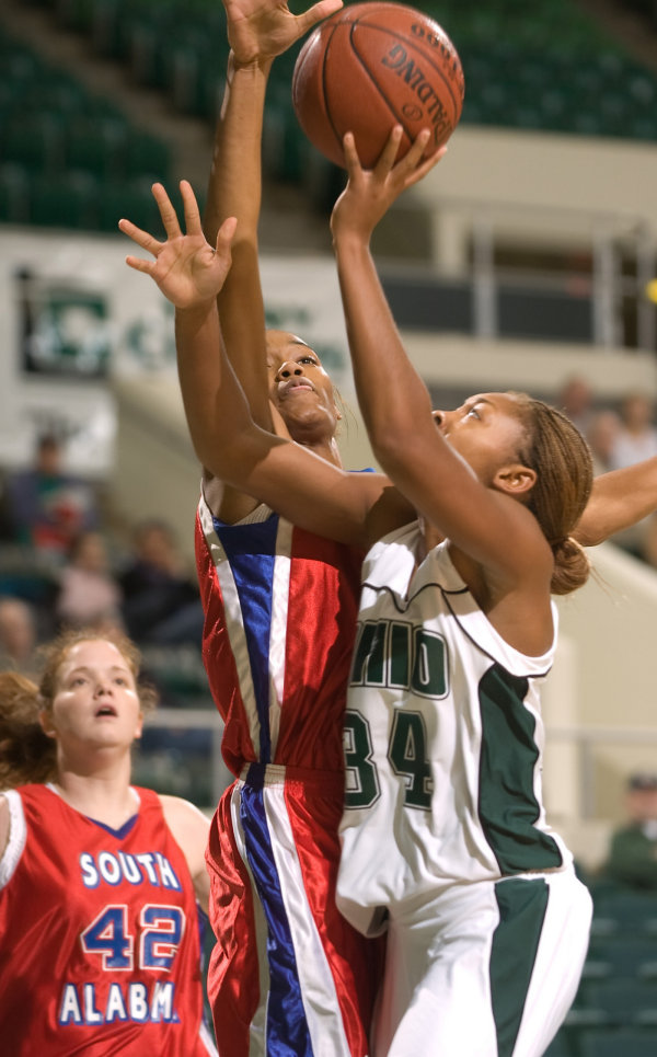 KAMILLE BUCKNER | Special Education Classroom Assistant Whitney Young Magnet High School, Chicago B.A. in Communication Ohio University Graduate Ranked first in program history in blocked shots with 199 and second in MAC history. Holds three of the top four spots on the single-season blocks list (1st, 63 - 2008-09, 2nd, 61, 2010-11, 4th, 45 - 2009-10).