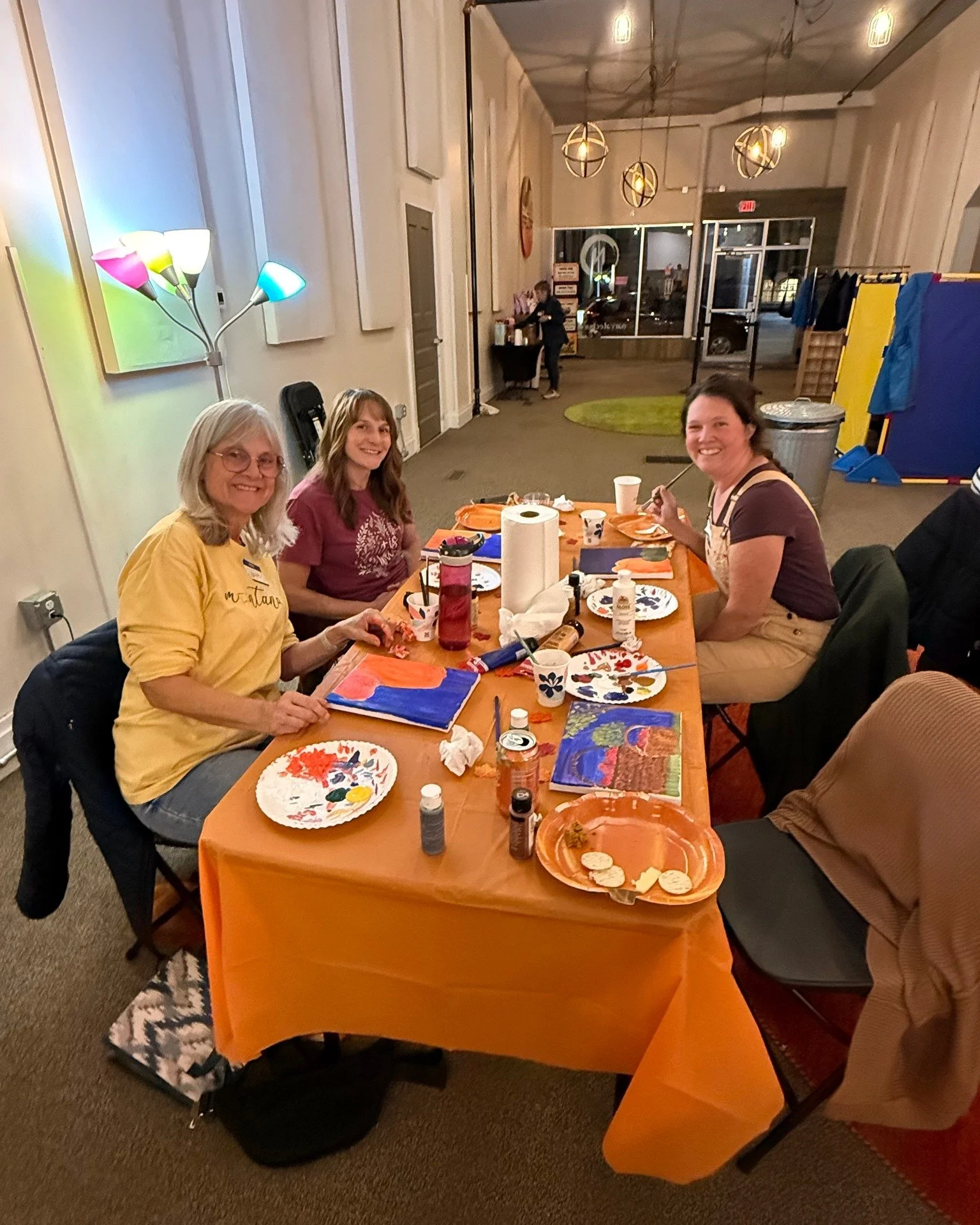 A few snapshots 📸 from our Ladies Fellowship 🎨 Paint & Sip! Thank you to Alissa for your masterful guidance and check out these fine pieces of artwork!
#narratechurch #downtownhelena #narrateladiesfellowship