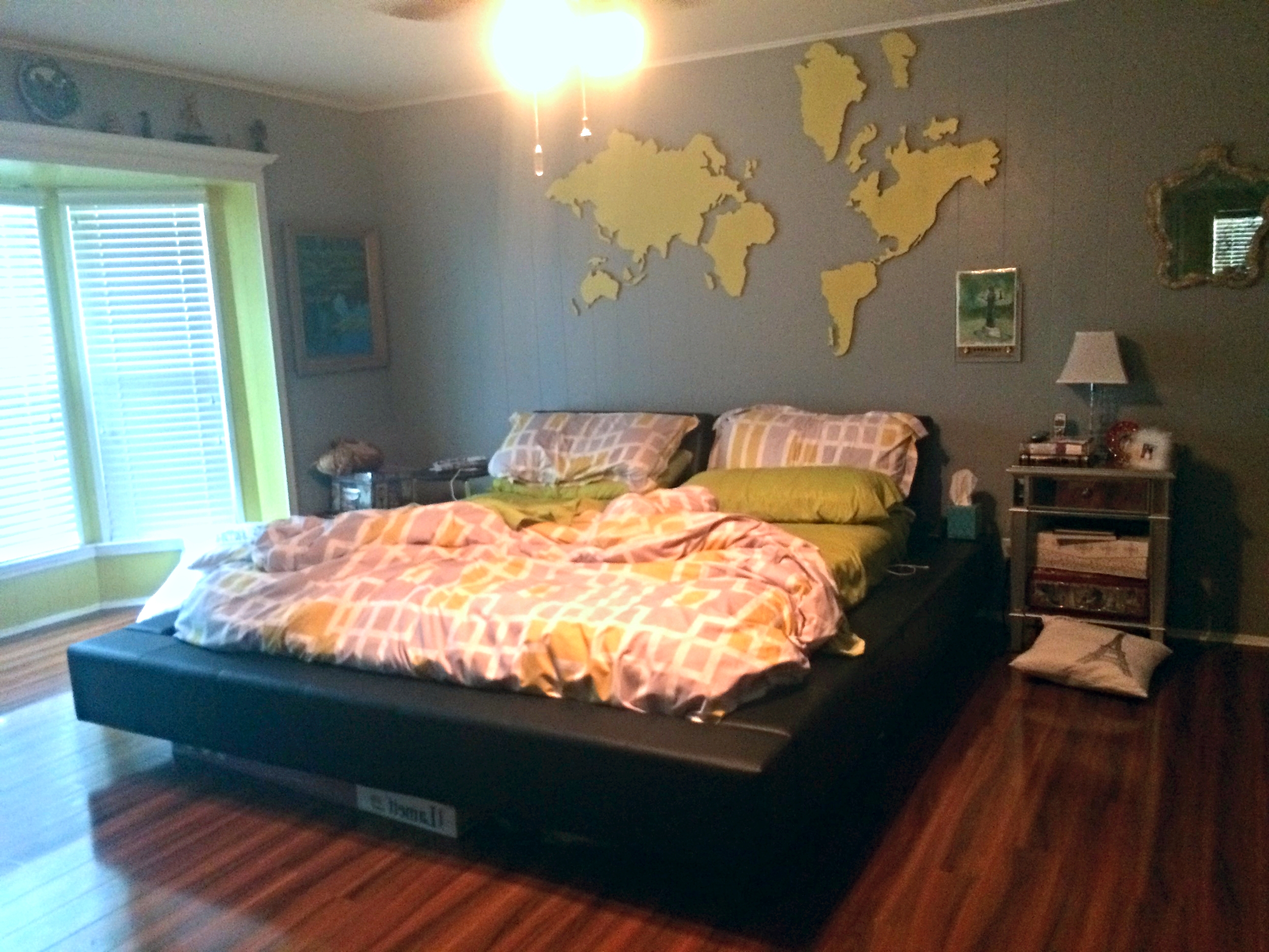 A'vaya's bedroom -Before