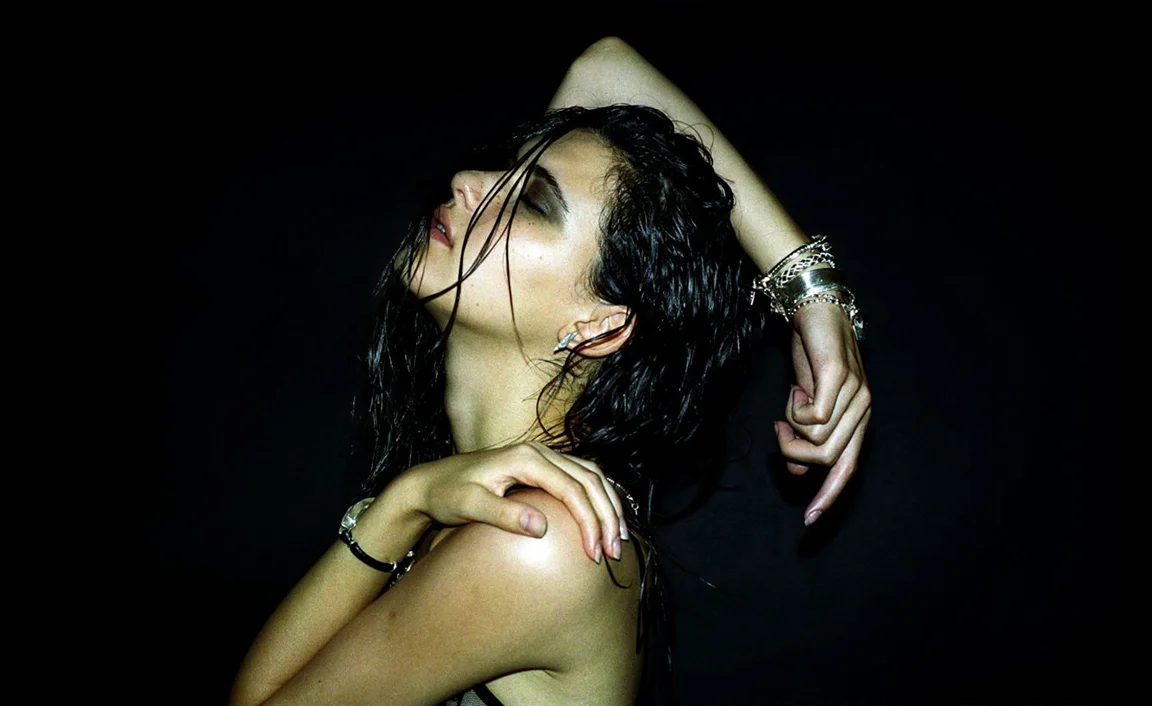SS12_1-100_MiguelVillalobos_GrahamTabor_MC_19_m.jpg