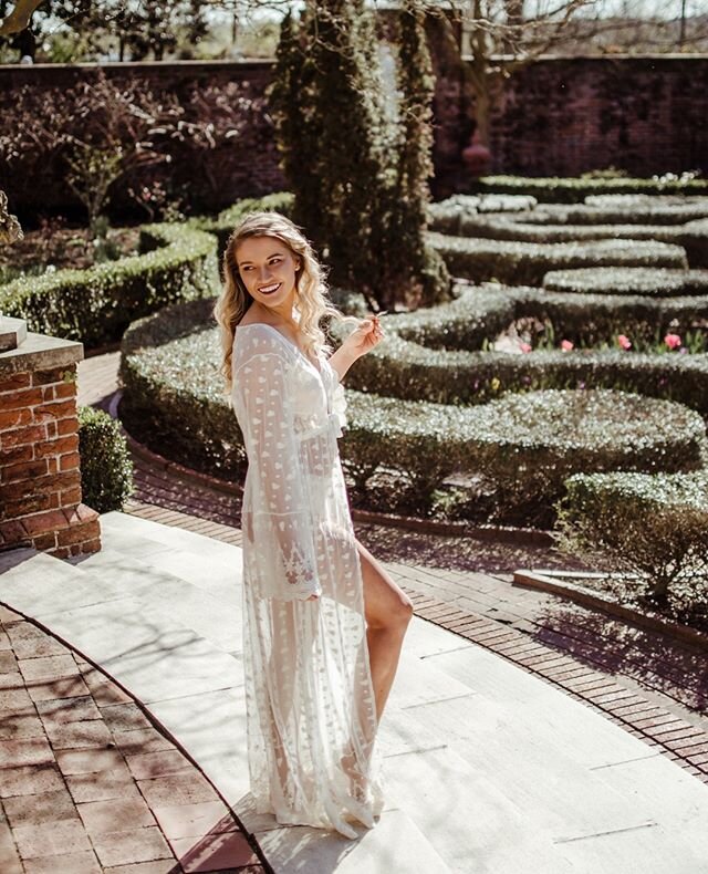 Walking into wedding season like...⁠
⁠
This whole covid pandemic really took a toll on a lot of weddings. I've seen couples canceling, rescheduling, eloping when they wanted a big wedding... and my heart goes out to all of them. But what can we do, r