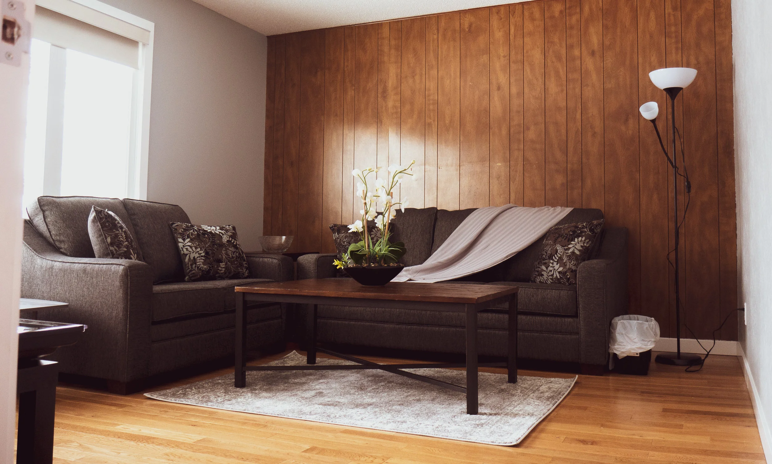 Calgary, AB Provides shared accommodations for up to 10 women and children. For more information: 1 888 456 8043 ext. 404