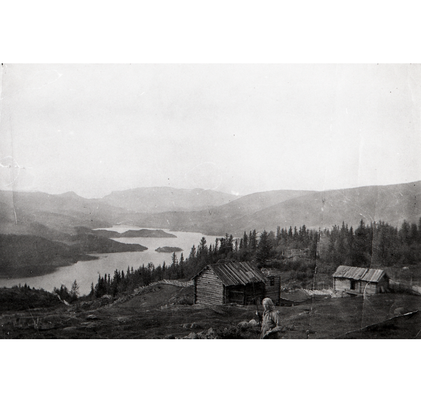 Smedplassen i Vestre Slidre, 1890, Arne Nilsen Jome. Source: Valdres Folkemuseum, ID: VFF VS-1.07; https://digitaltmuseum.no/021017944023/smedplassen-i-vestre-slidre