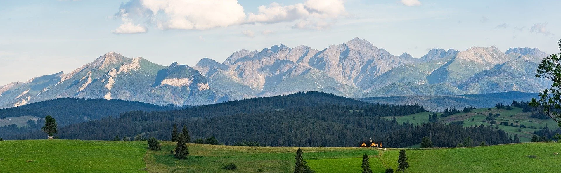 mountains-2535733_1920.jpg