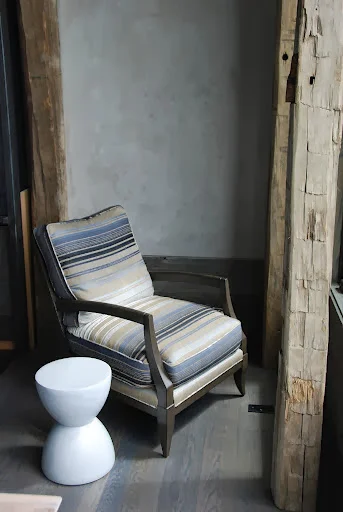 Liv Rm_Corner Chair_DSC_0094.JPG