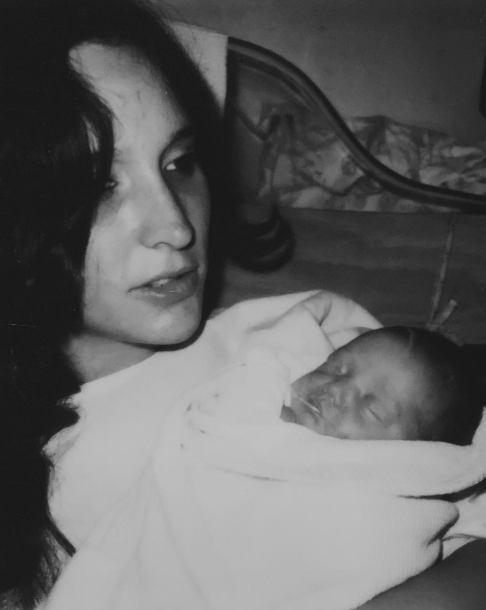 Jessy-Easton-Mom-01.png