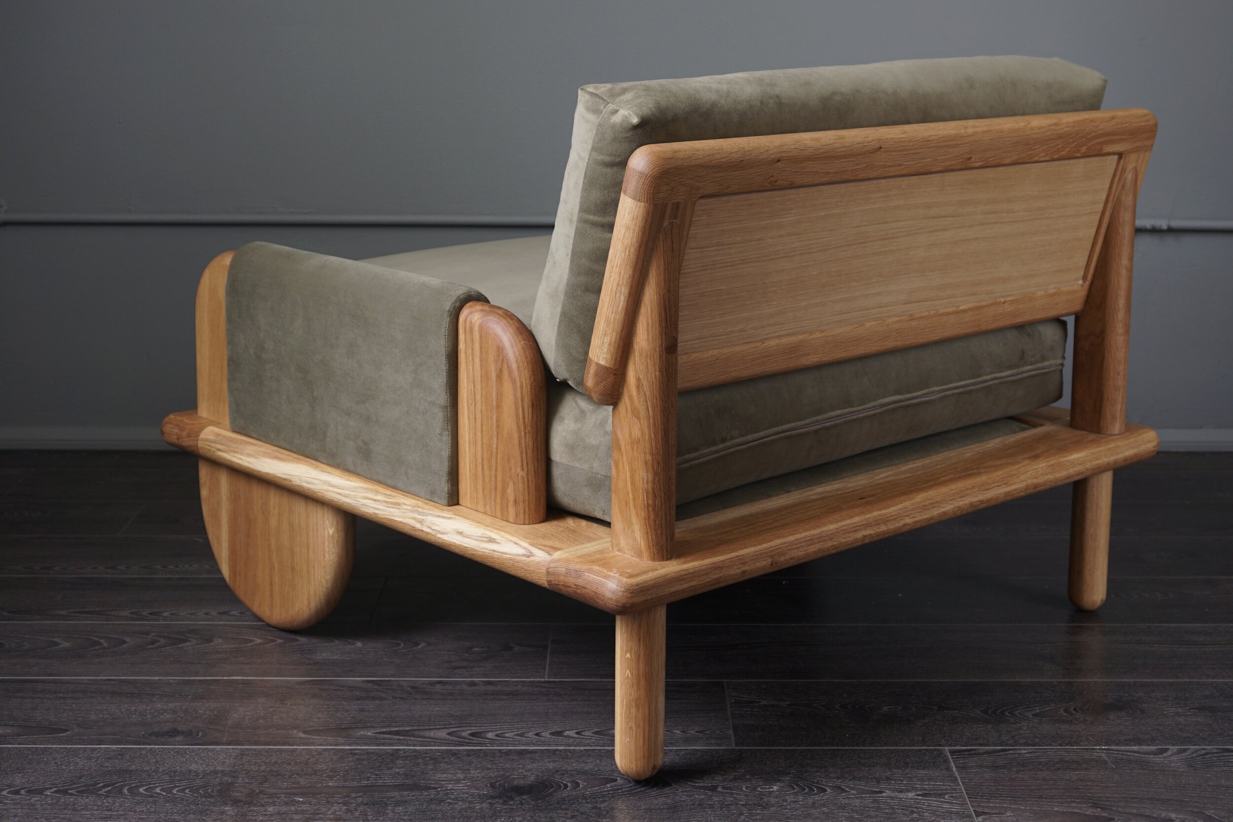 Armand-Armchair-Velvet-MossGreen-2.jpeg