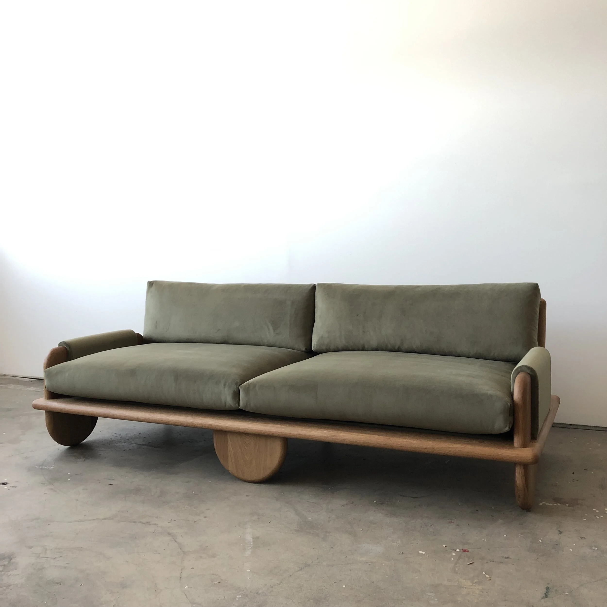 Armand-Apt-Sofa-Velvet-MossGreen-2.jpeg