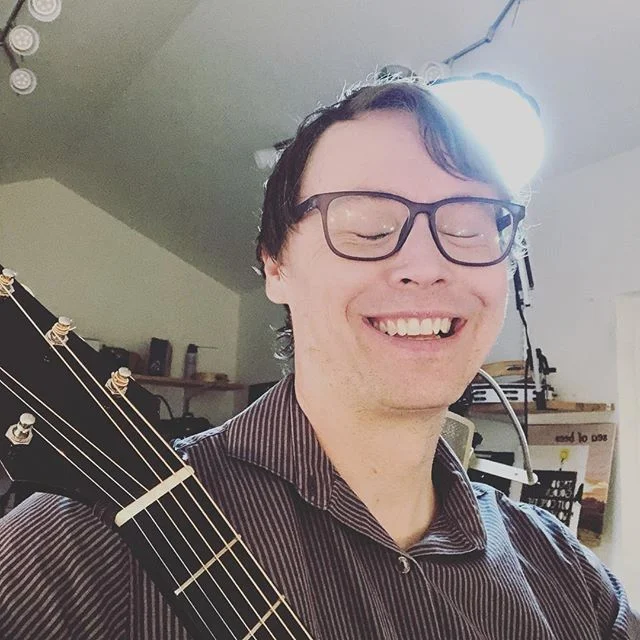 I’m gonna be singing soon on my fb page. Come say hello! ✨✨ link in bio 👆👆