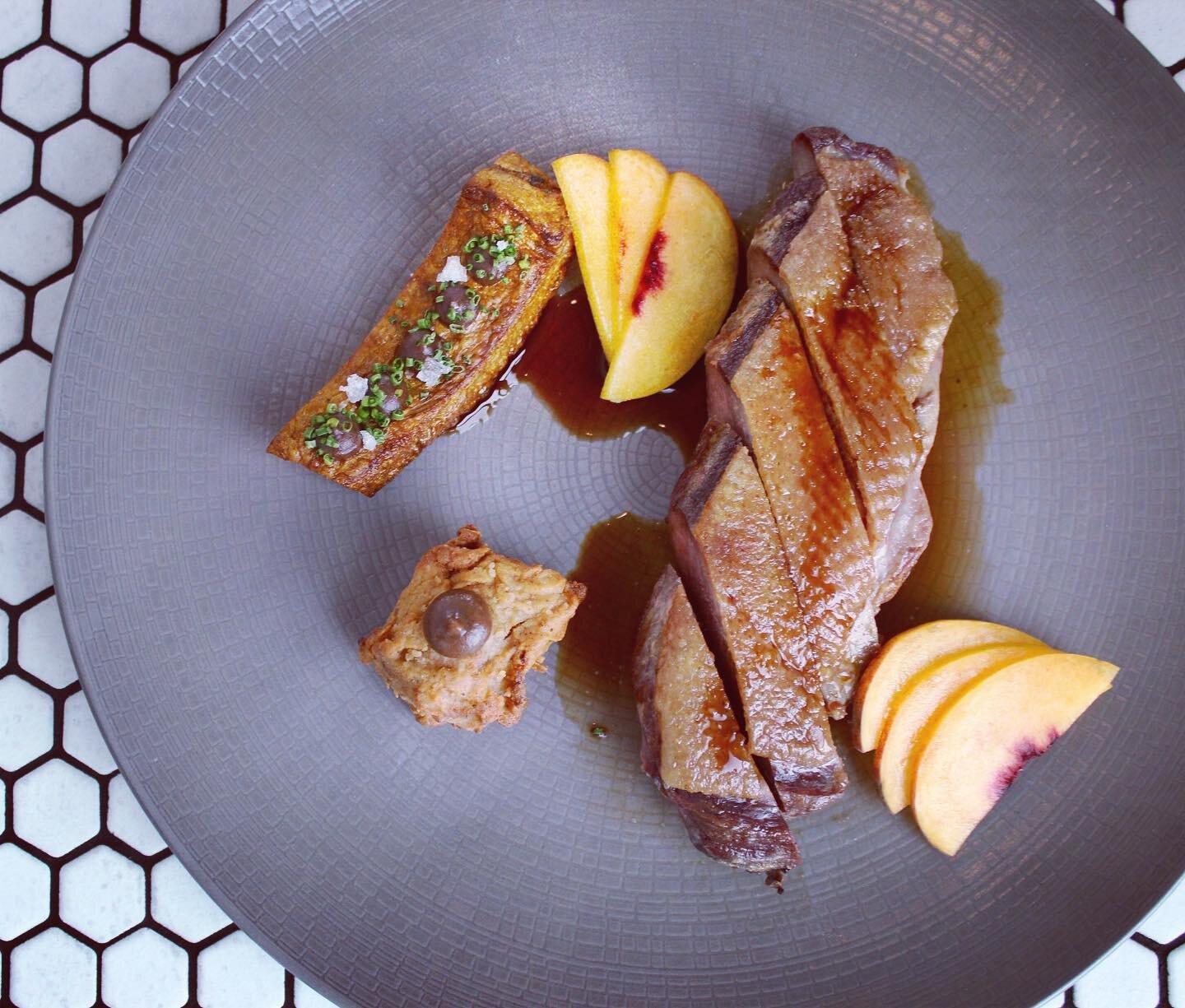 38 North Duck Breast
Buttermilk Fried Rillettes &bull; Stone Fruit
Smoked Squash &bull; Date BBQ Sauce

Currently on our dinner menu for al fresco dining or curbside pick-up. 

Click the link in our bio for ordering or reservations!