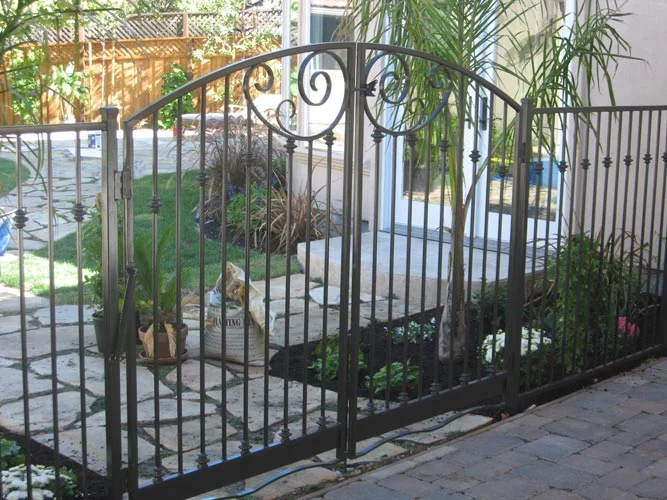 double-entry-pool-gate-and-fence.jpg