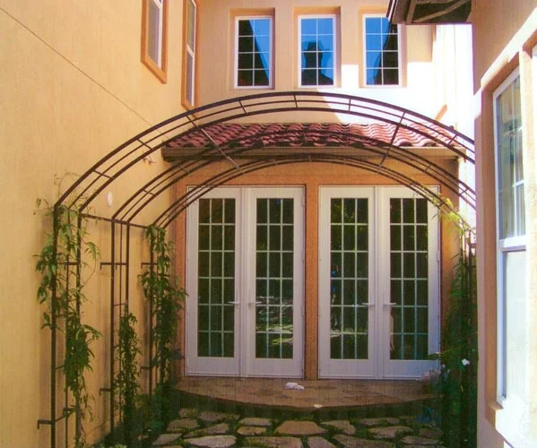 triple-arch-trellise.jpg