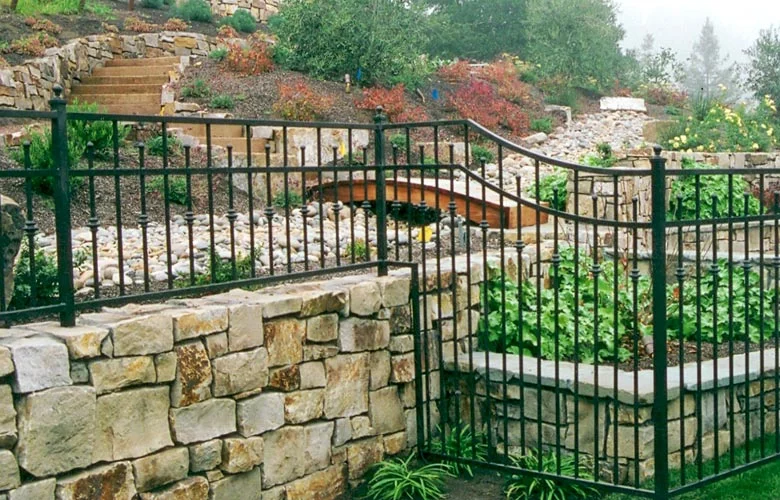 custom-height-pool-fence.jpg