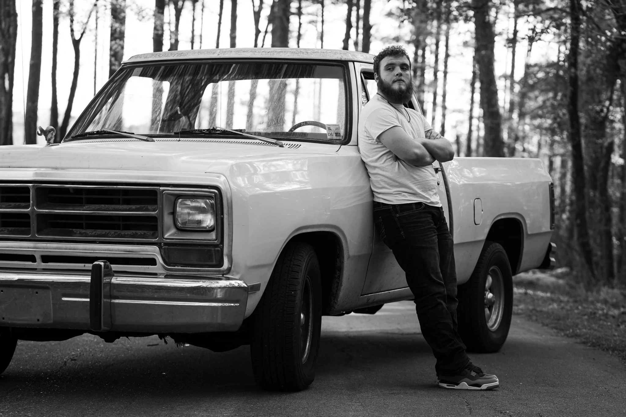 I have no words with this dude, but lots of laughs the entire time 😆 #seniorsession #seniorphotographer #seniorguystyle