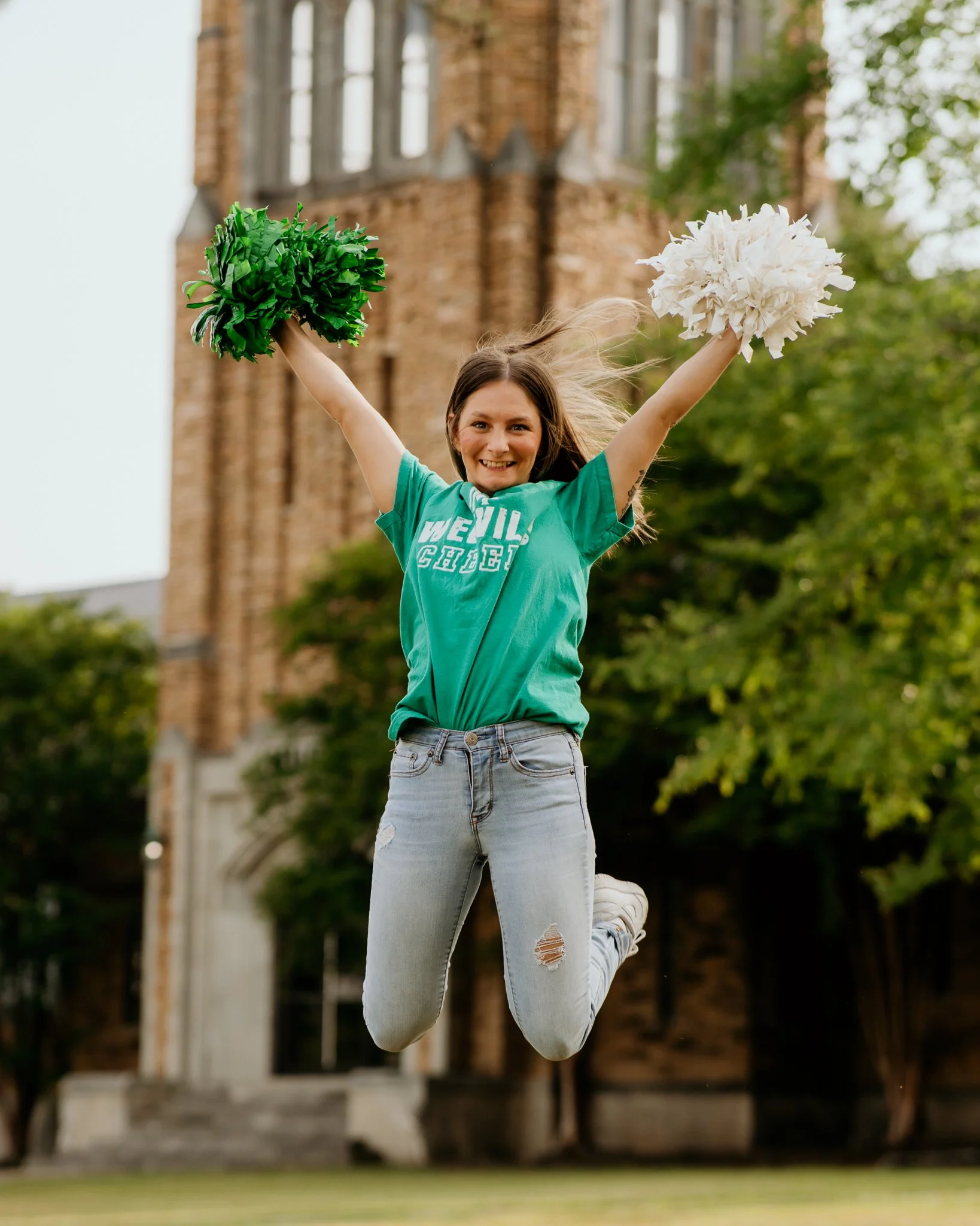 This Weevil is READY to graduate! #uam #collegesenior #cheerleader

www.calliejophotography.com