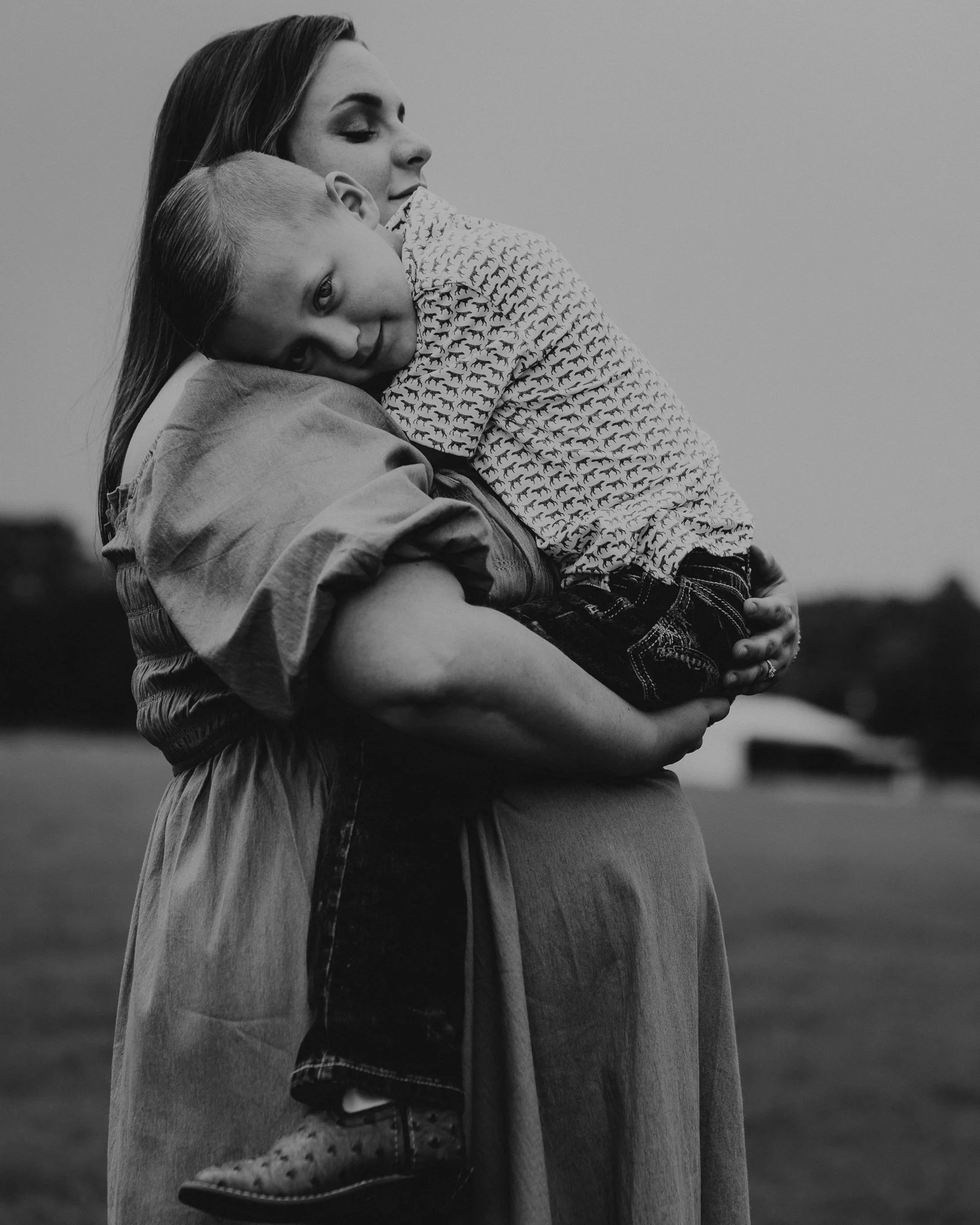 There's no way to explain how much your heart grows to love multiple children until you just do... but that moment before that second one comes and you're soaking up all the "only child" time is something worth remembering 🥰 #motherhood #c