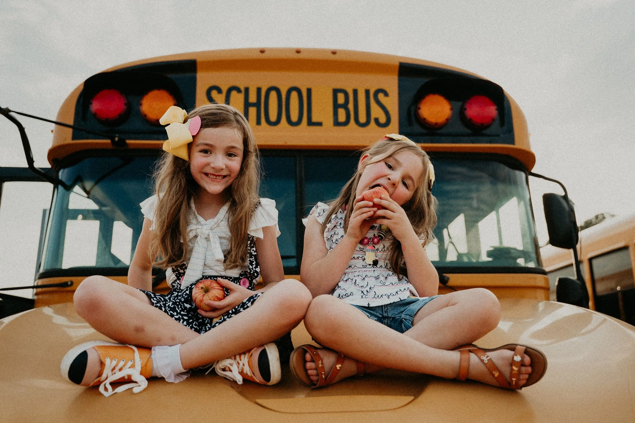 Callie-jo-photography-back-to-school-sisters