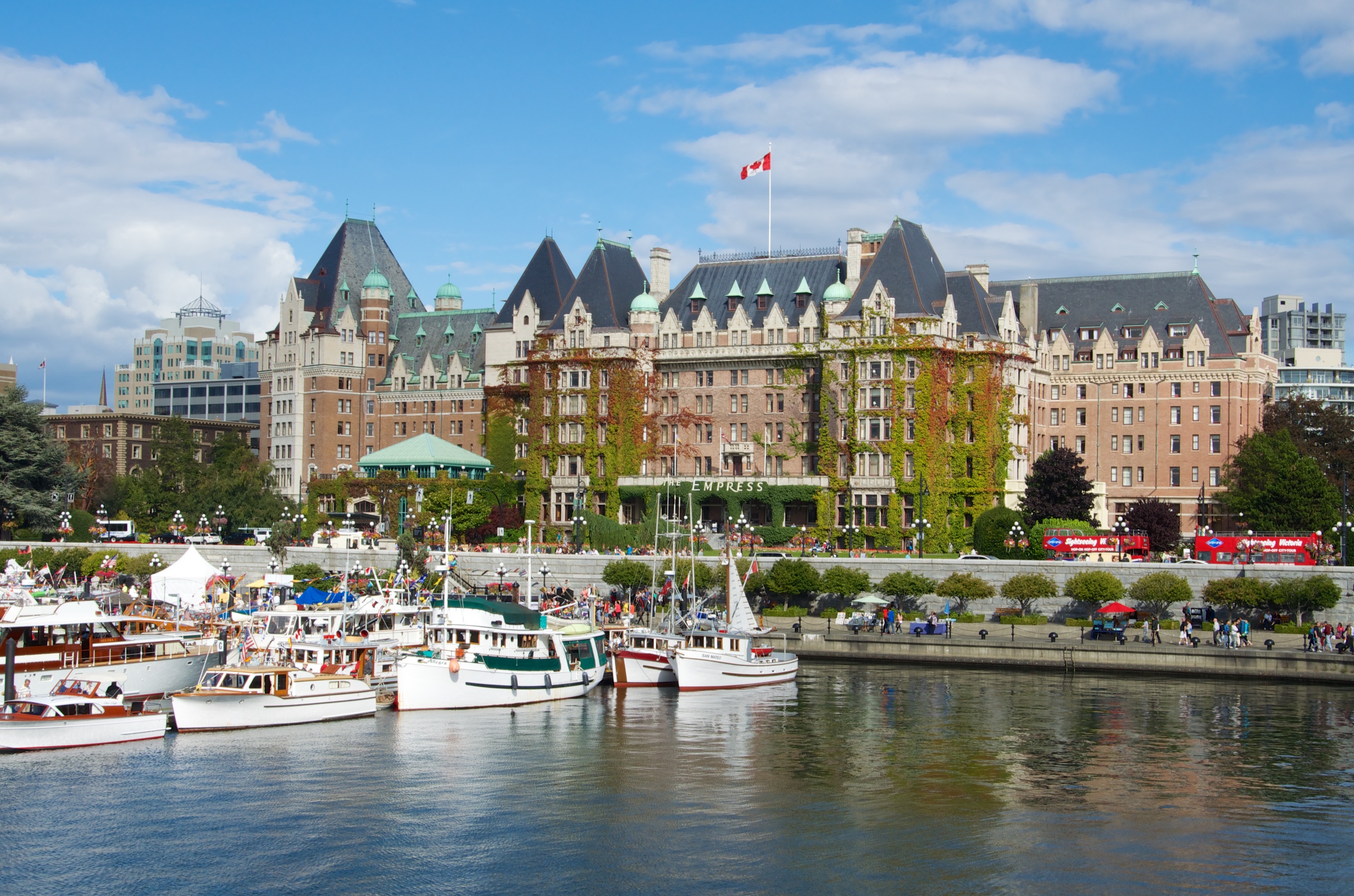  Boats &amp; Empress Hotel, Victoria, Vancouver Island, Canada 