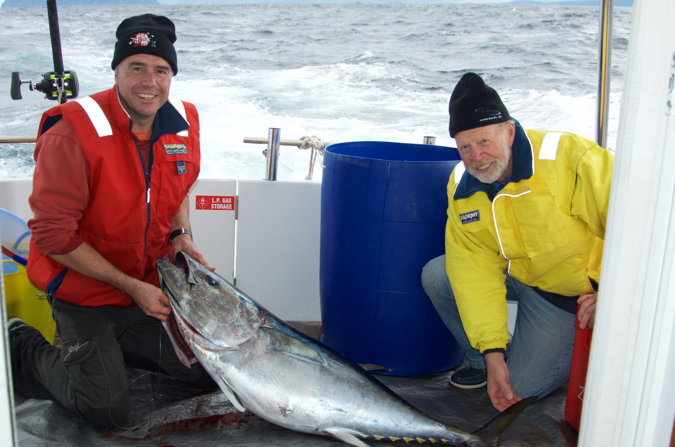  David &amp; Jak with tuna catch, near De Witt Island 