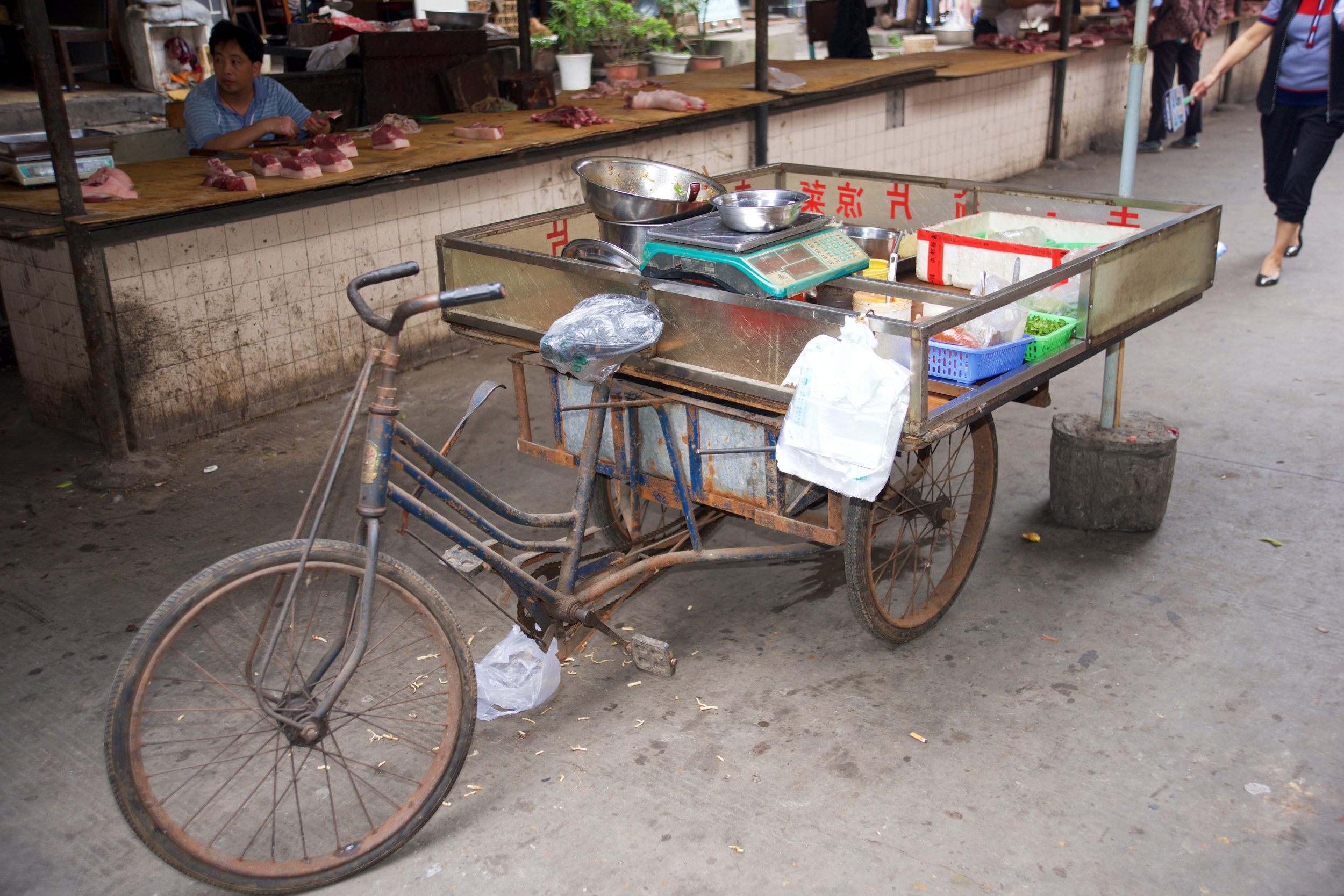  Bicycle in the market, Leshan 