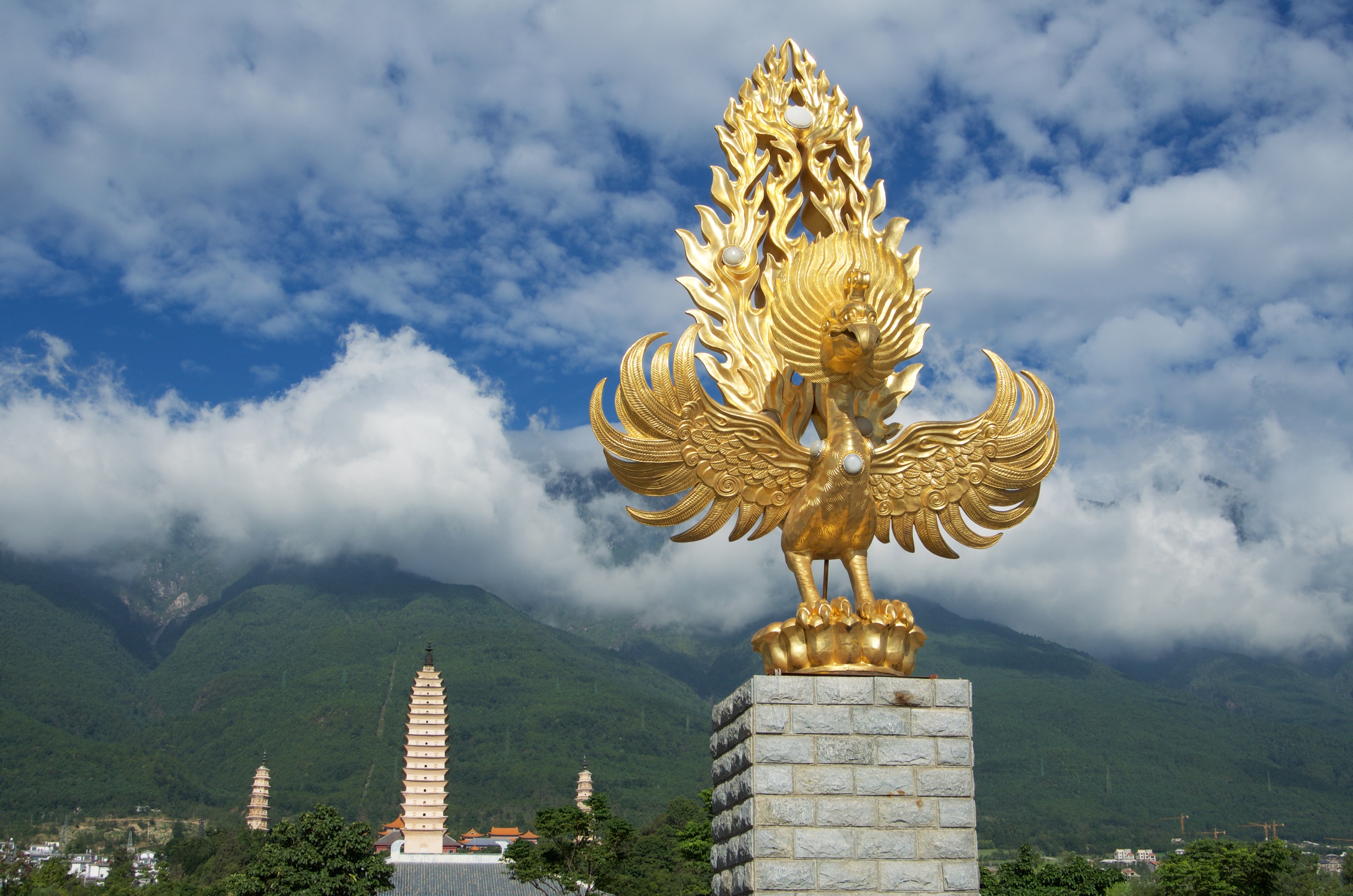  San Ta Si (Three pagodas) &amp; Golden Eagle, Dali 