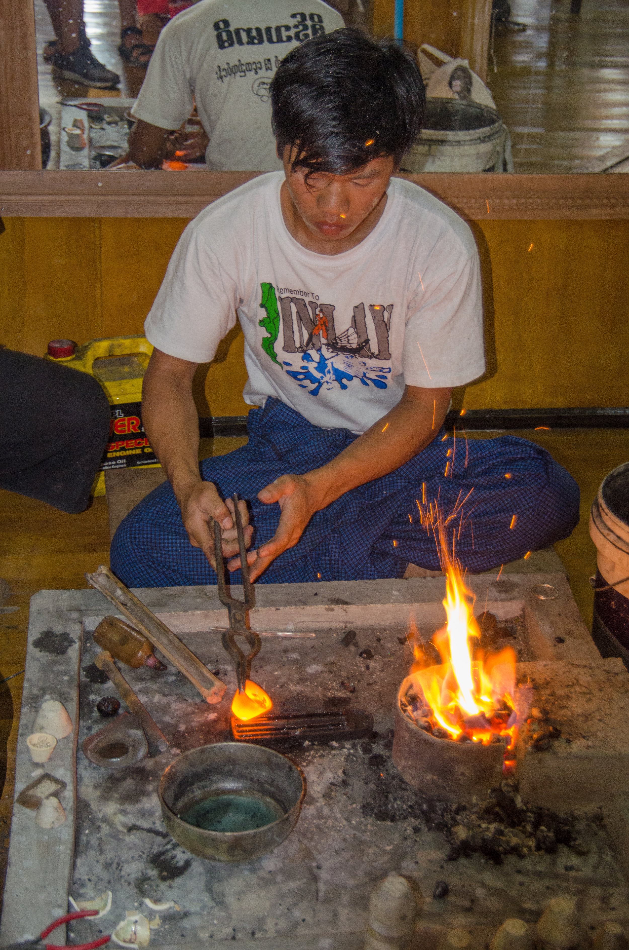 Silversmith, Sein Thamadi Silversmith Workshop, Inle Lake, Myanmar