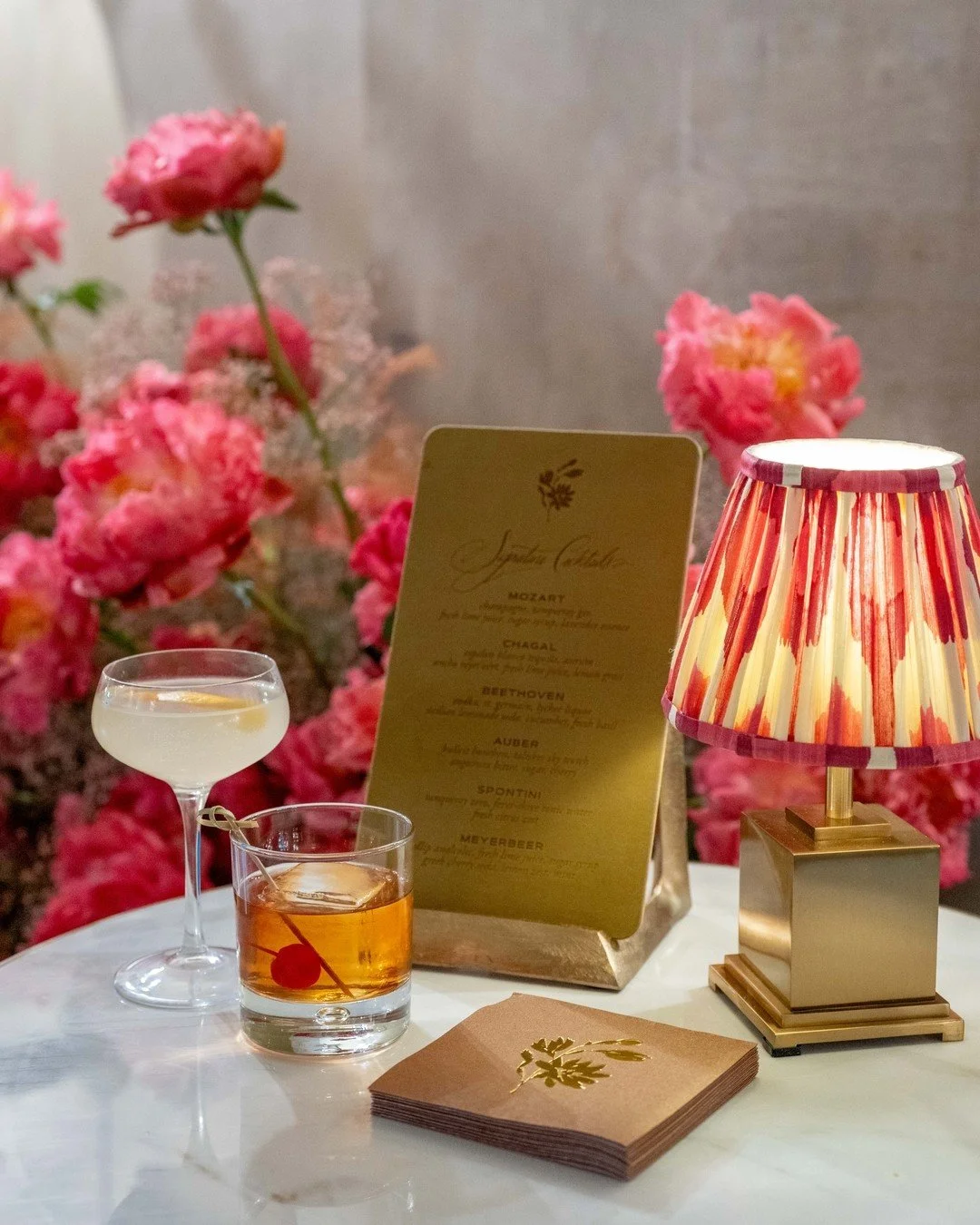 Planning &amp; Design: @lakecomoweddings @rachelbirthistle
Photography: @gregfinck
Stationery: @yonderdesign
Floral Design: @tulipinadesign

#ParisWedding #LuxuryWedding #EmbossedDetails #AcrylicAccents #ElegantDesign #WeddingStationery #TactileDetai