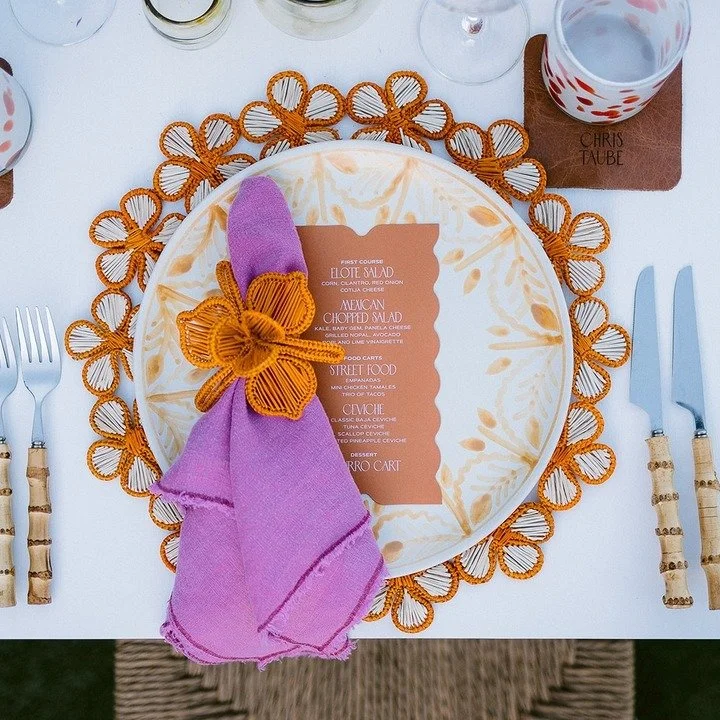 CABO RADIANCE // A vibrant celebration in Cabo brought to life with tropical textures and fiery florals. Etched leather coasters and menus, native floral-inspired graphics, and linen-wrapped invitations set the tone for an extraordinary weekend.

Pla