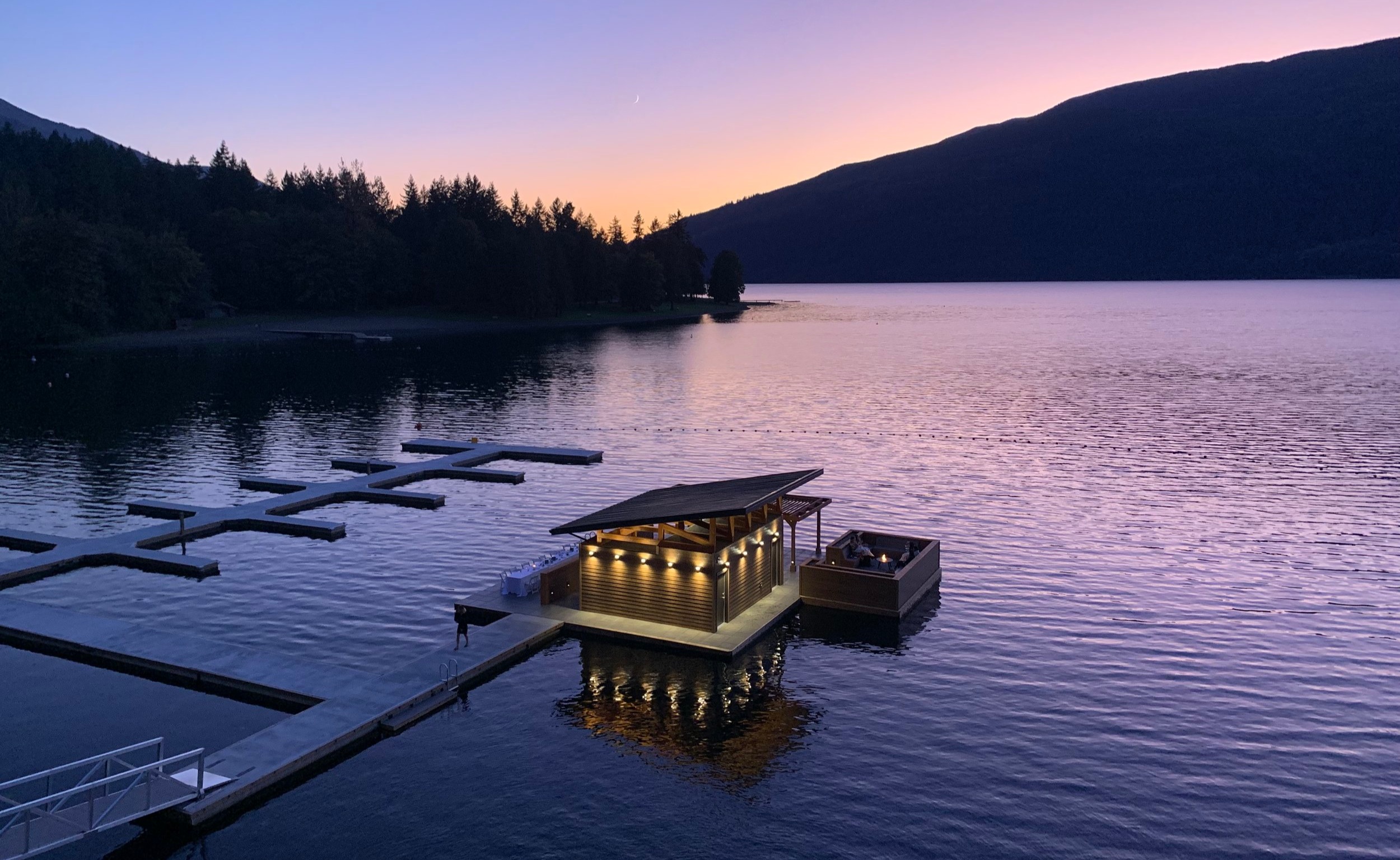   A DOCK LOUNGE LIKE NO OTHER  