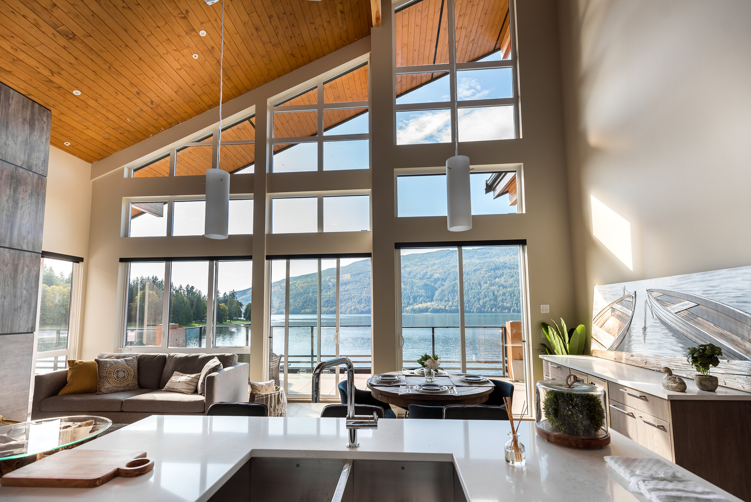   WINDOWS THAT ENHANCE THE VIEW  