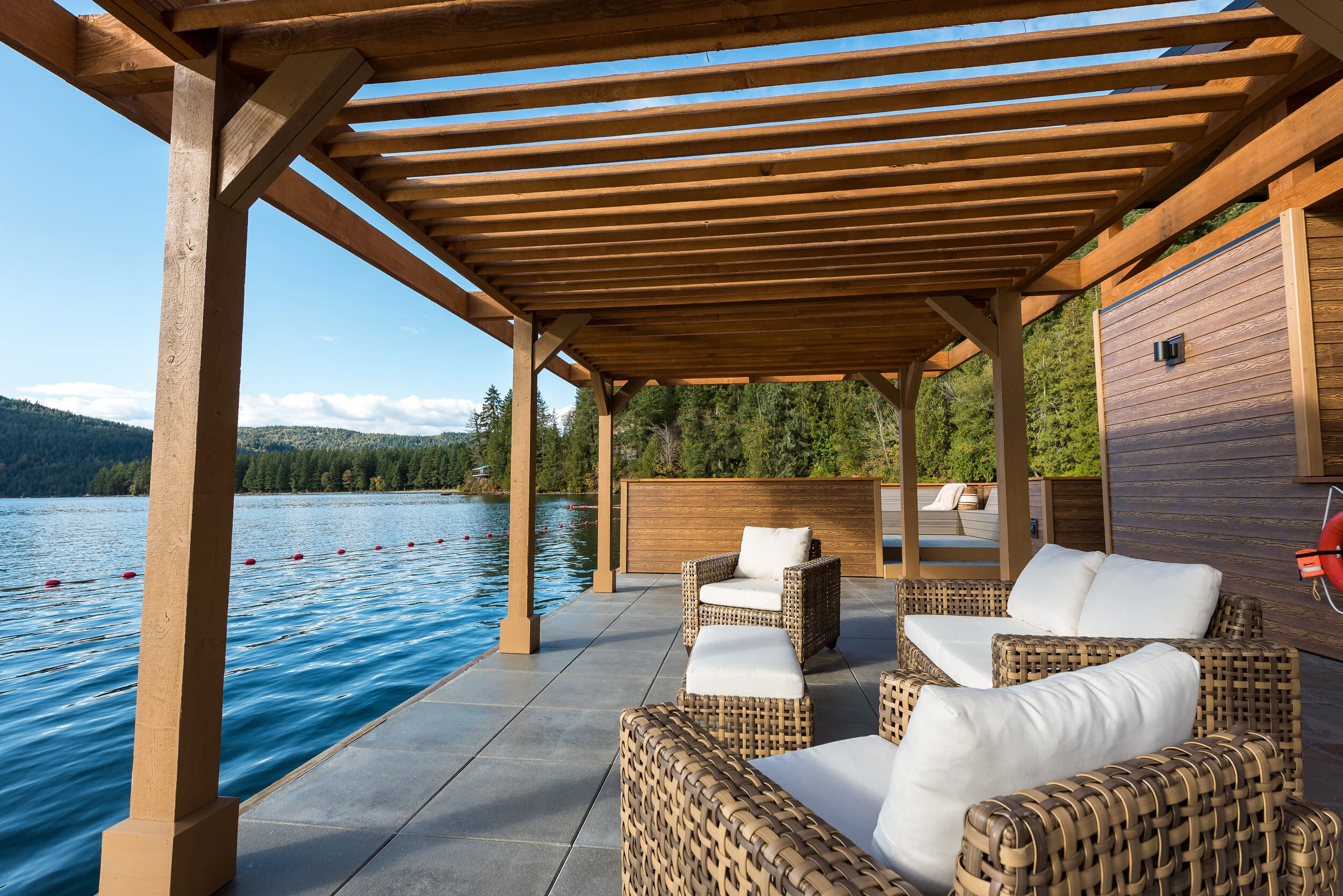 DOCK LOUNGE — LAKESIDE CULTUS LAKE