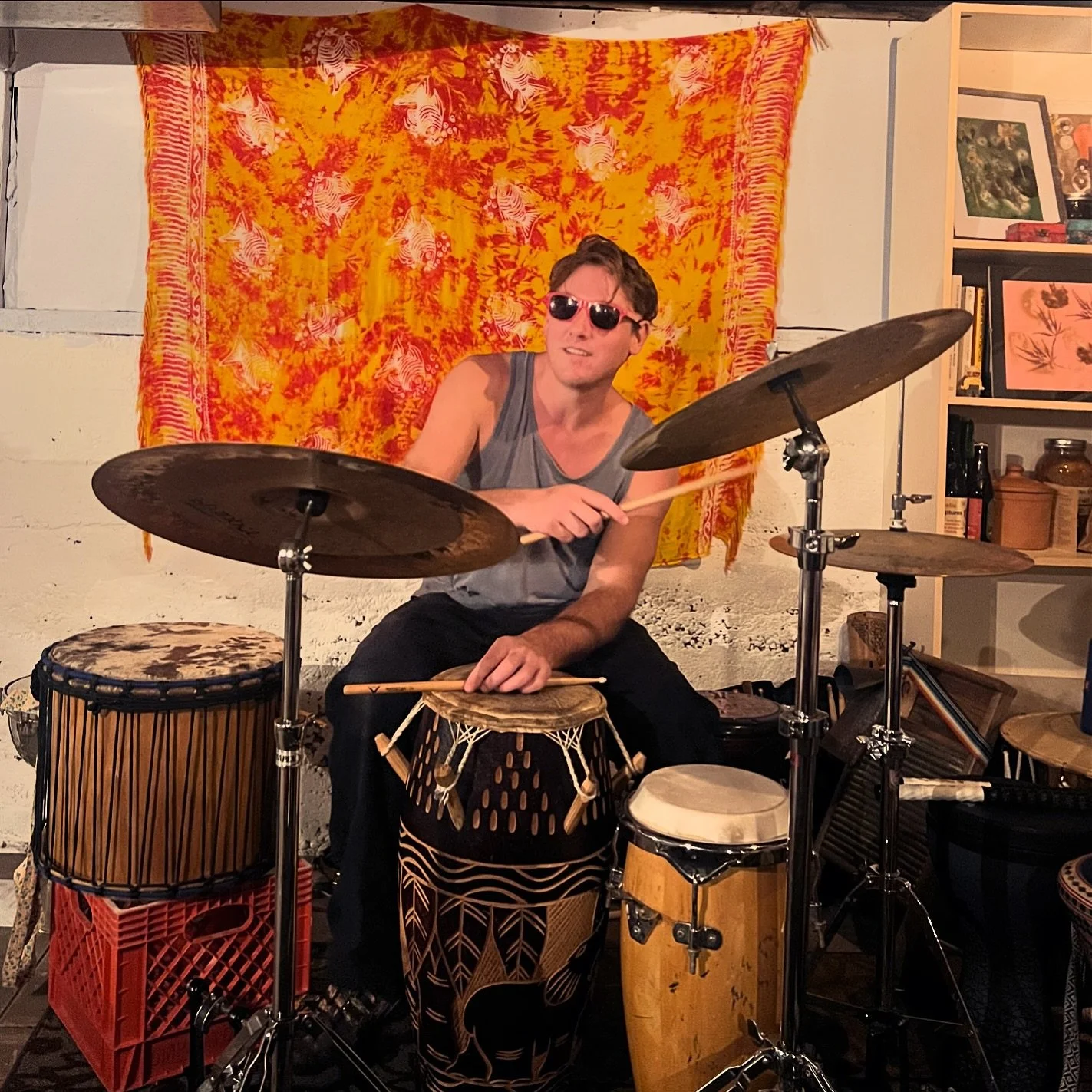 Lil Drummer Boy 🪘
.
.
.
.
.
#thealmas #happyholidays #almasworldtour #rockandroll #music #thankful #indiemusic #decou108 #ogalmas #littledrummerboy #drums