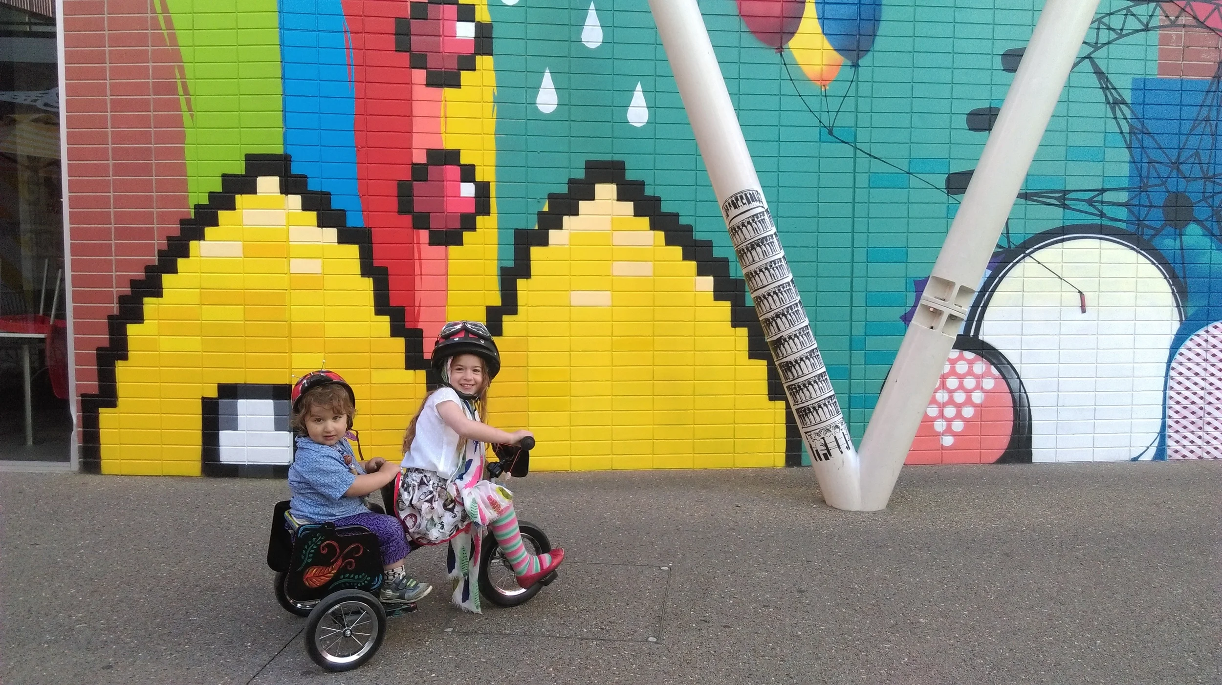 4. Harbourtown tiled Streetart.