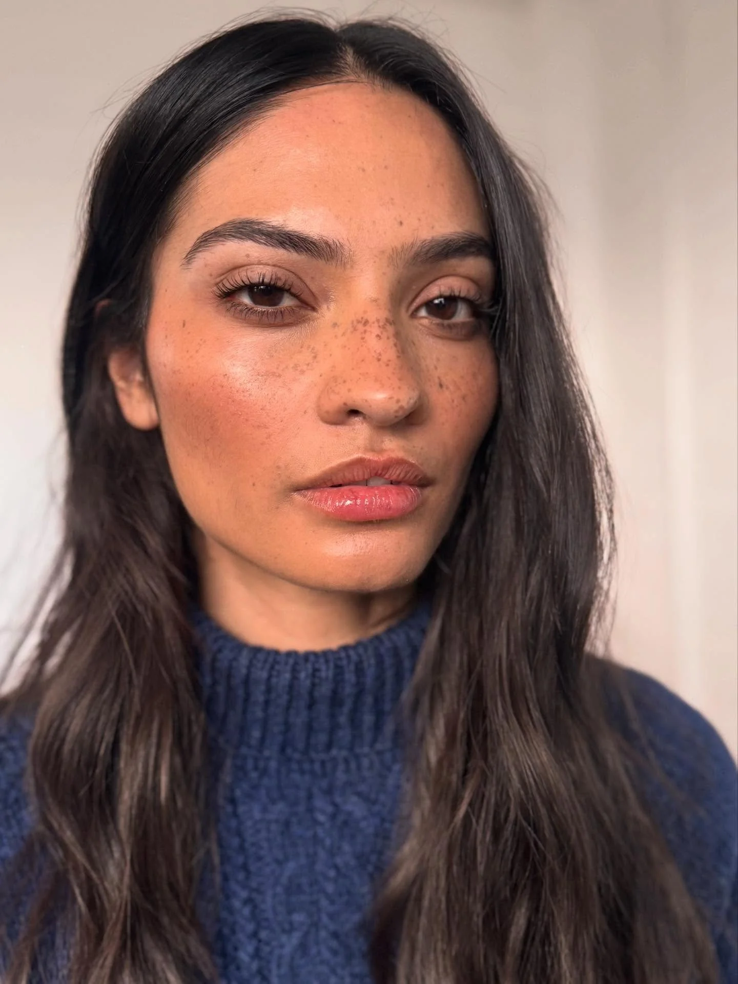 💖BTS Hair &amp; Makeup from more lovely shoots from 2025 💖

#glowyskinmakeup #glossyskin #creamhighlighter #creamblusher #undonehair