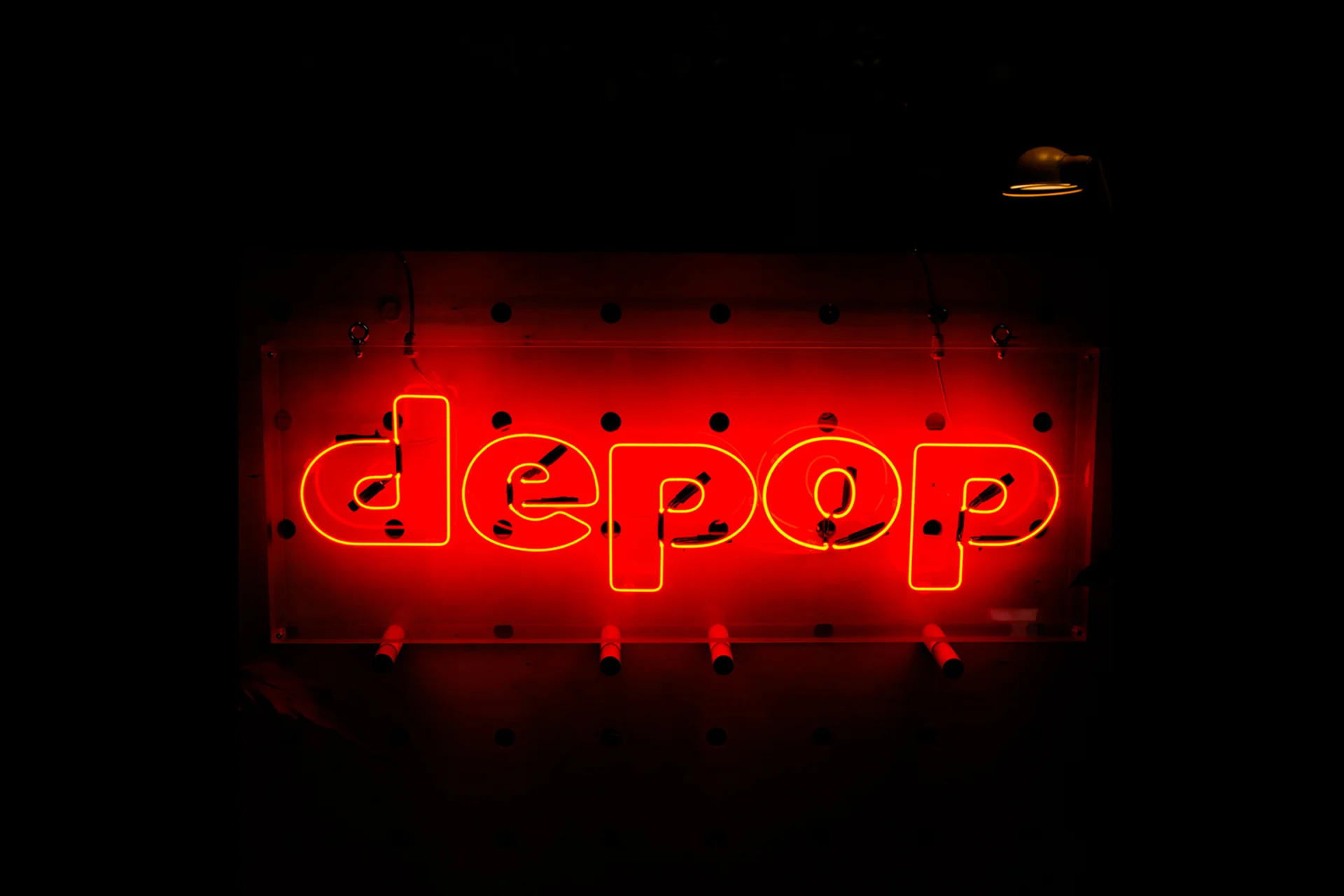 Depop-logo-light-1920.jpg