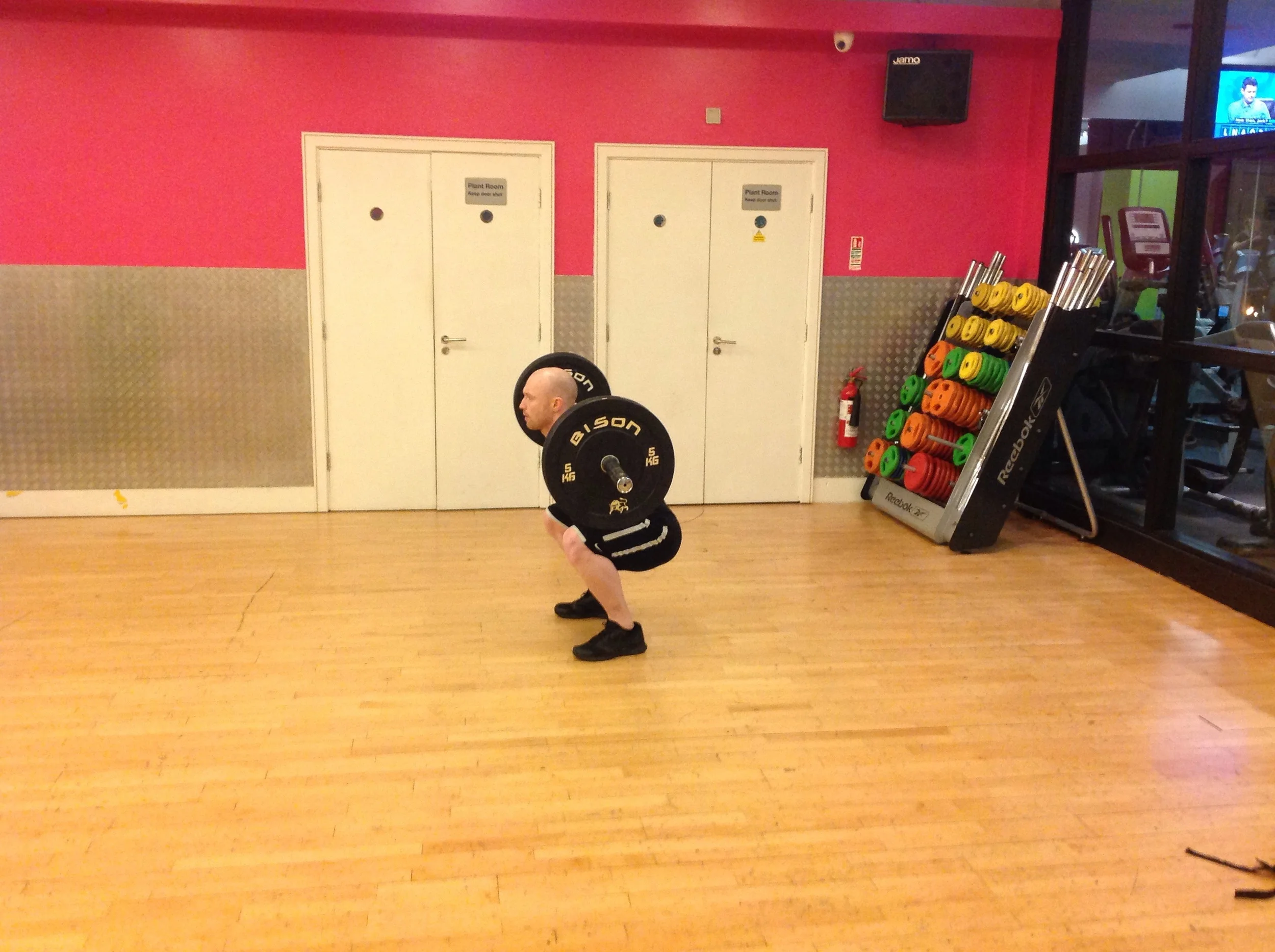 Aaron from a different angle. Chest and shin lines are parallel, head neutral, facing forward.
