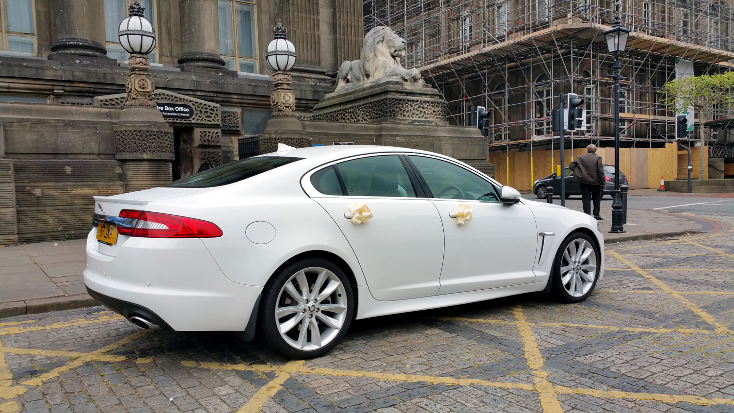 rear-jaguar-xj-wedding-car